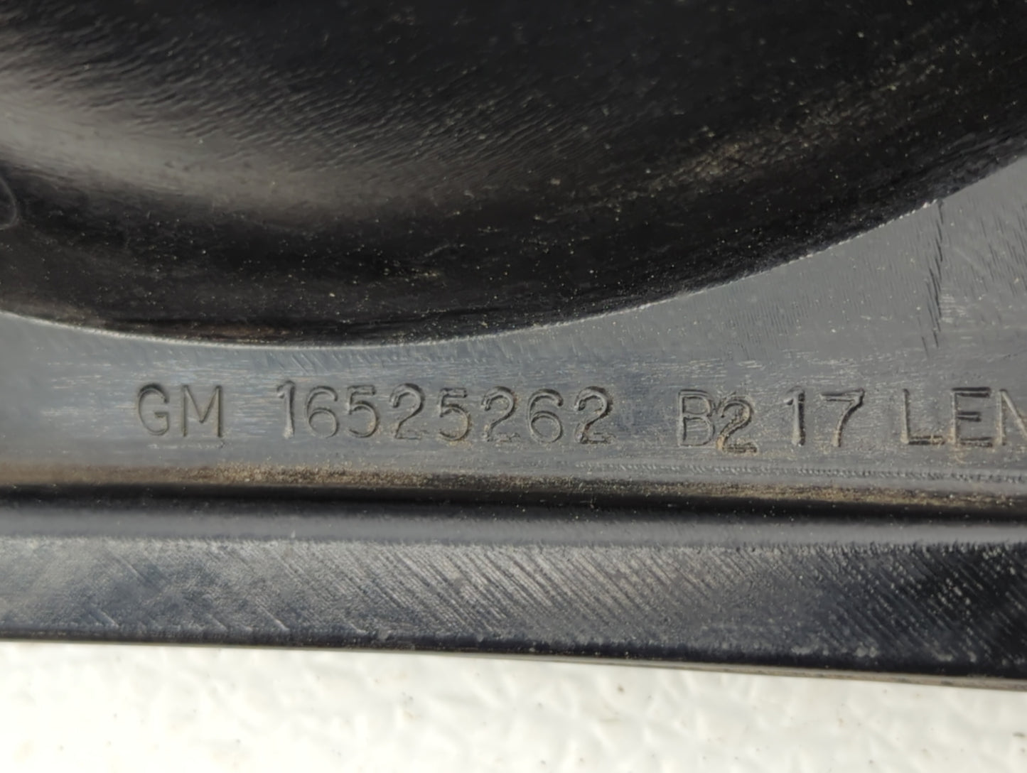 2004-2005 Chevrolet Impala Tail Light Assembly Passenger Right OEM P/N:49209454 16525262 Fits Fits 2004 2005 OEM Used Auto P