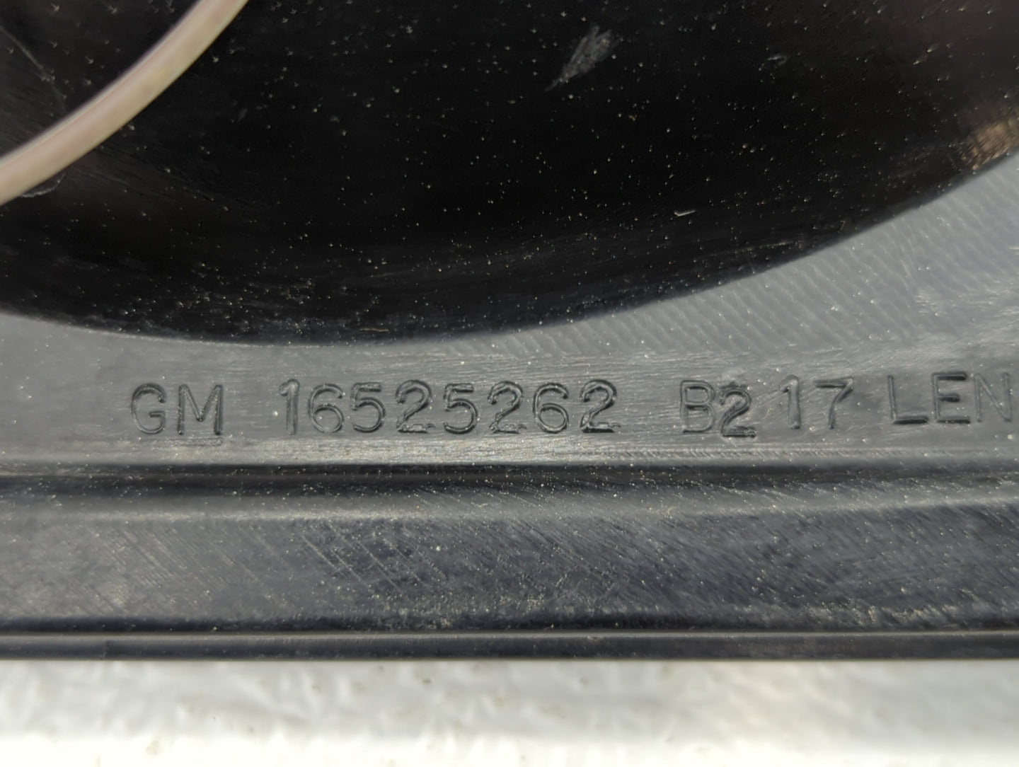 2004-2005 Chevrolet Impala Tail Light Assembly Passenger Right OEM P/N:16525262 Fits Fits 2004 2005 OEM Used Auto Parts - Oe