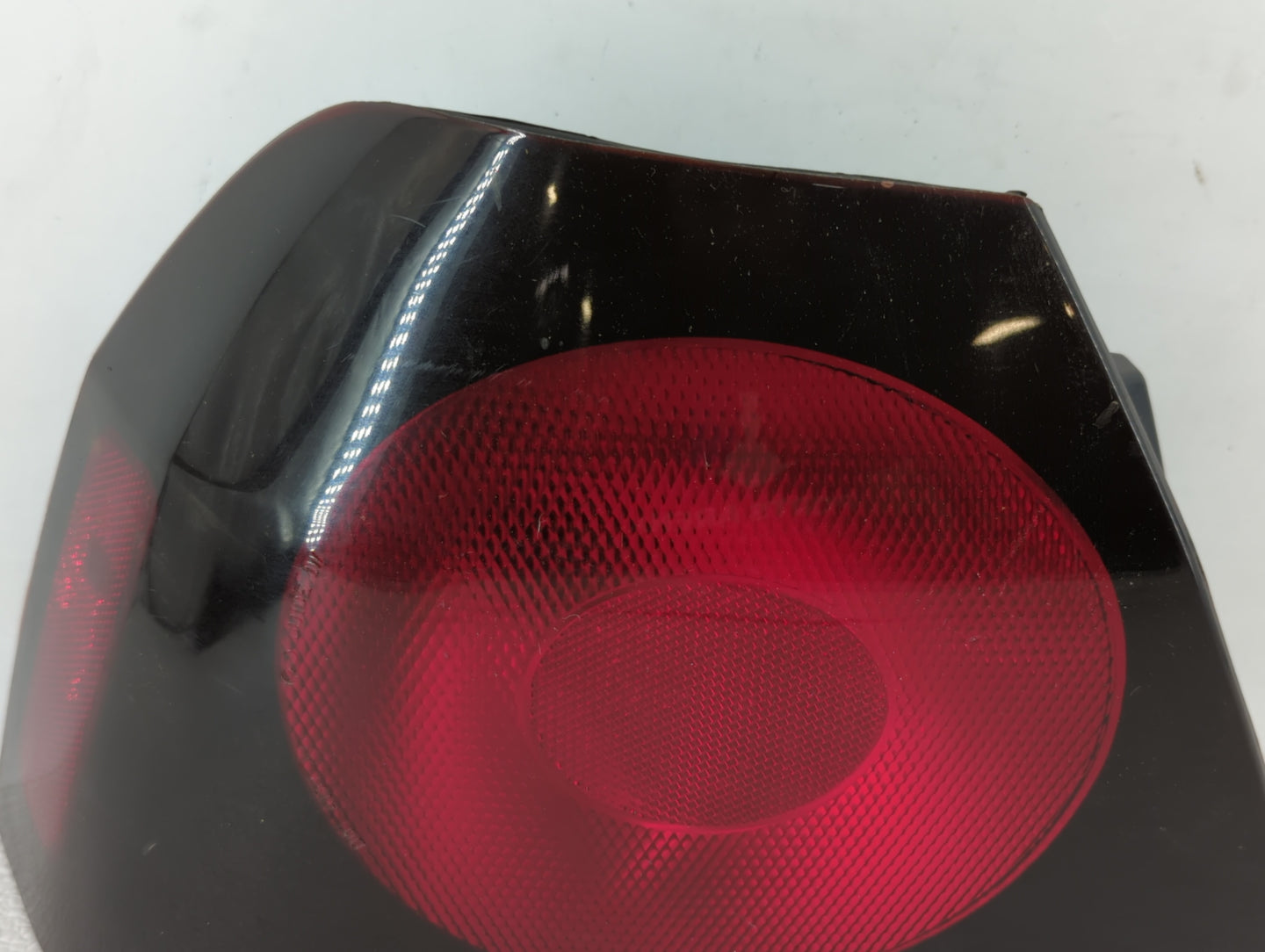 2004-2005 Chevrolet Impala Tail Light Assembly Driver Left OEM P/N:16525261 Fits Fits 2004 2005 OEM Used Auto Parts - Oemuse