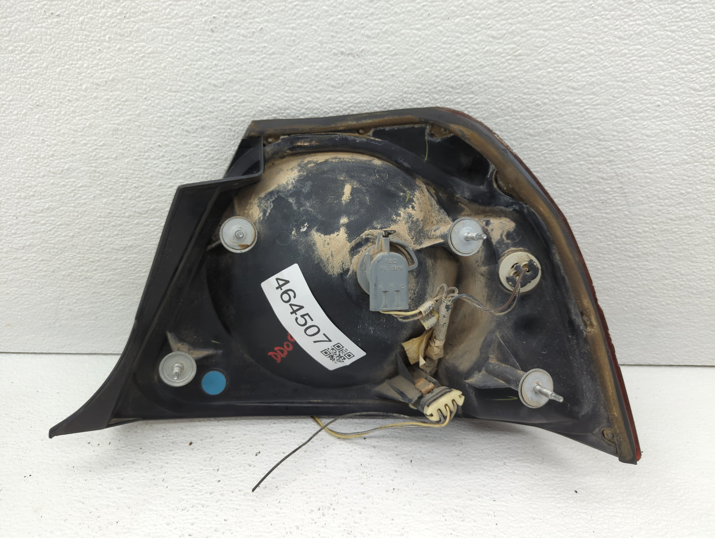 2004-2005 Chevrolet Impala Tail Light Assembly Driver Left OEM P/N:16525261 Fits Fits 2004 2005 OEM Used Auto Parts - Oemuse