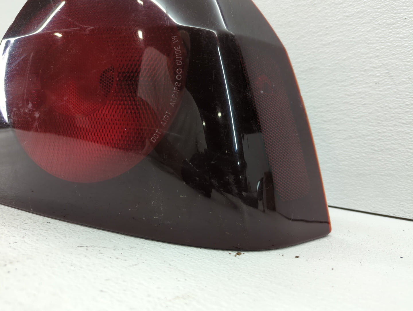 2004-2005 Chevrolet Impala Tail Light Assembly Passenger Right OEM P/N:49209454 16525262 Fits Fits 2004 2005 OEM Used Auto P