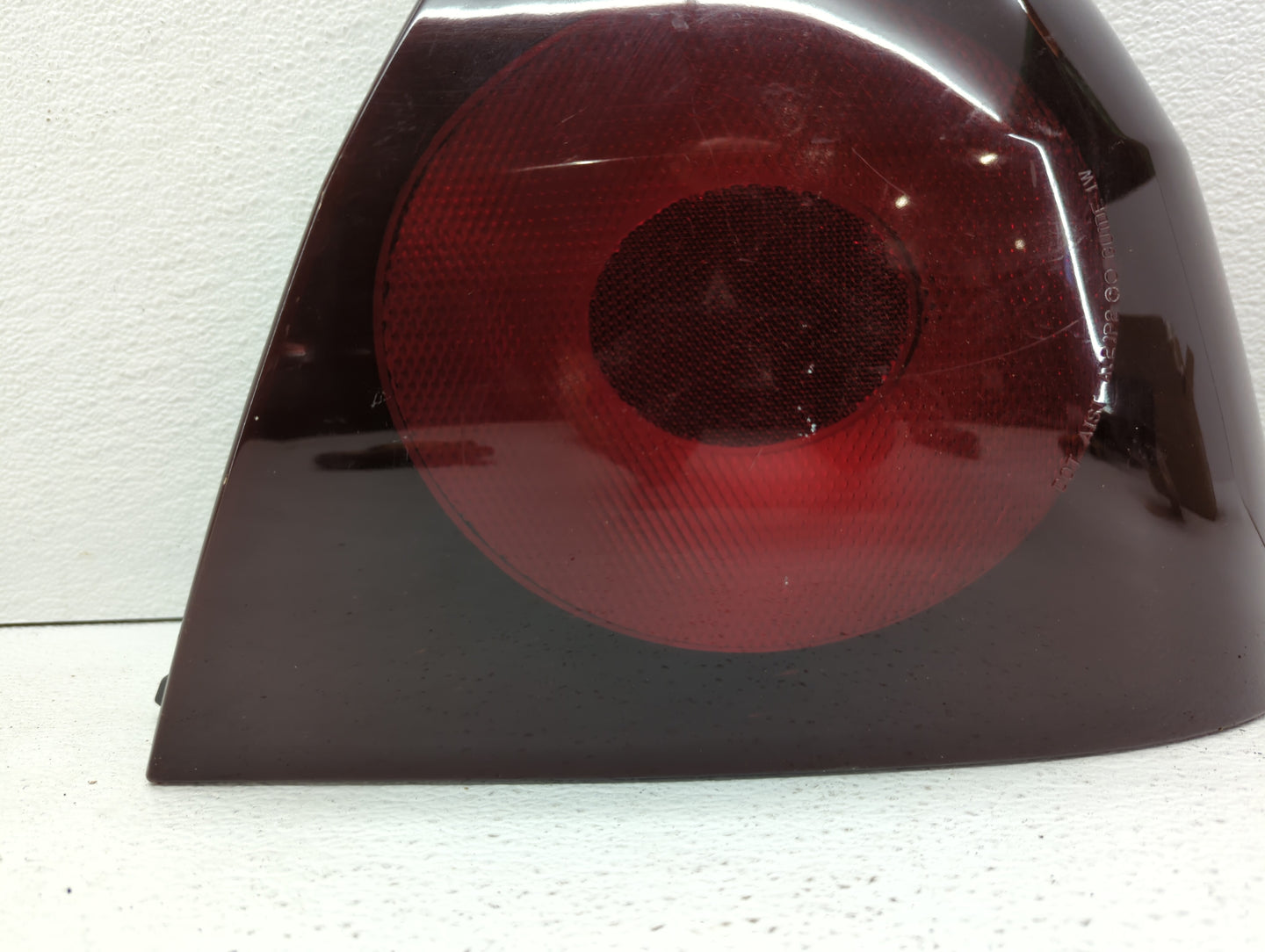 2004-2005 Chevrolet Impala Tail Light Assembly Passenger Right OEM P/N:49209454 16525262 Fits Fits 2004 2005 OEM Used Auto P