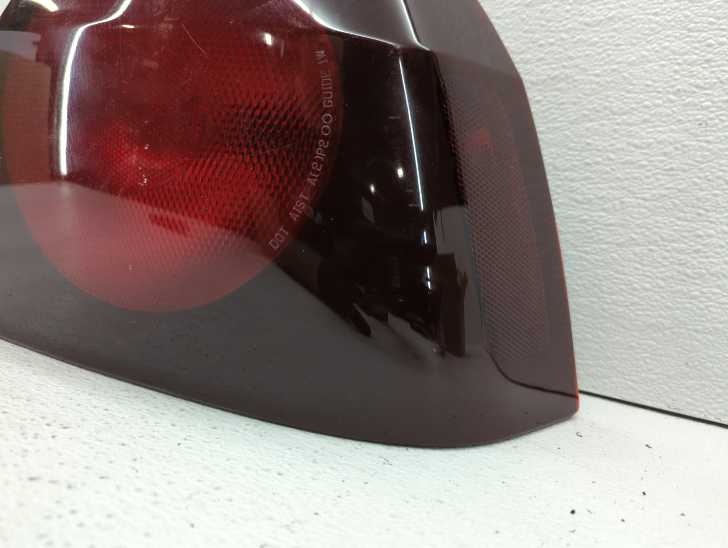 2004-2005 Chevrolet Impala Tail Light Assembly Passenger Right OEM P/N:49209454 16525262 Fits Fits 2004 2005 OEM Used Auto P