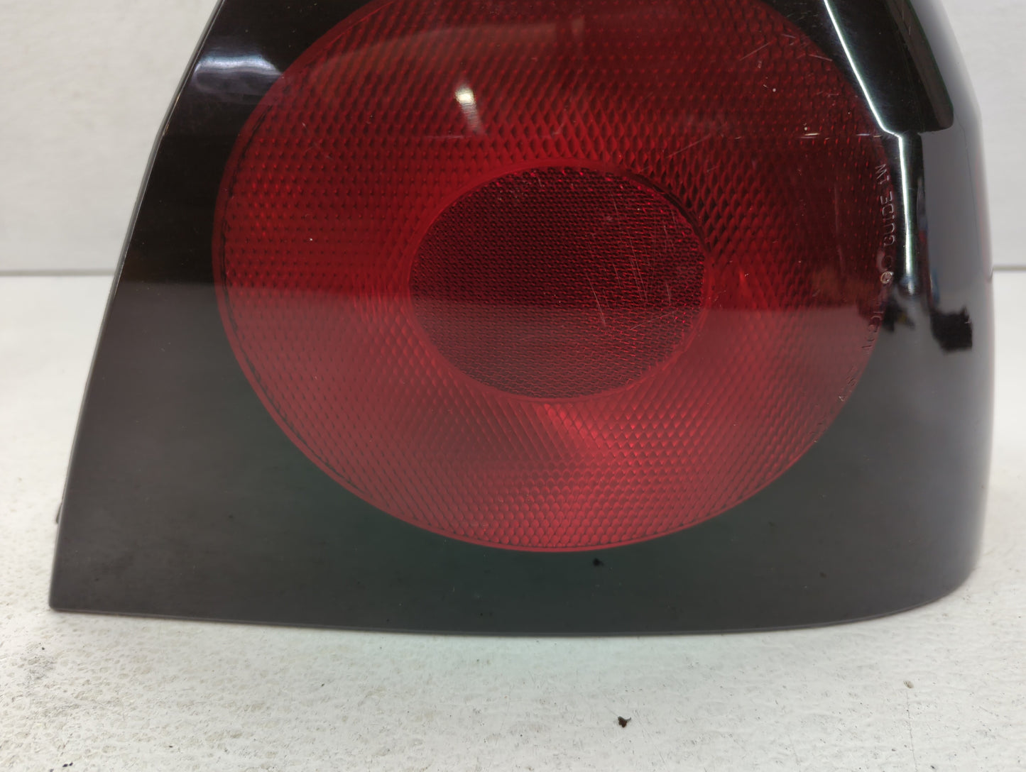 2004-2005 Chevrolet Impala Tail Light Assembly Passenger Right OEM P/N:49209454 16525262 Fits Fits 2004 2005 OEM Used Auto P