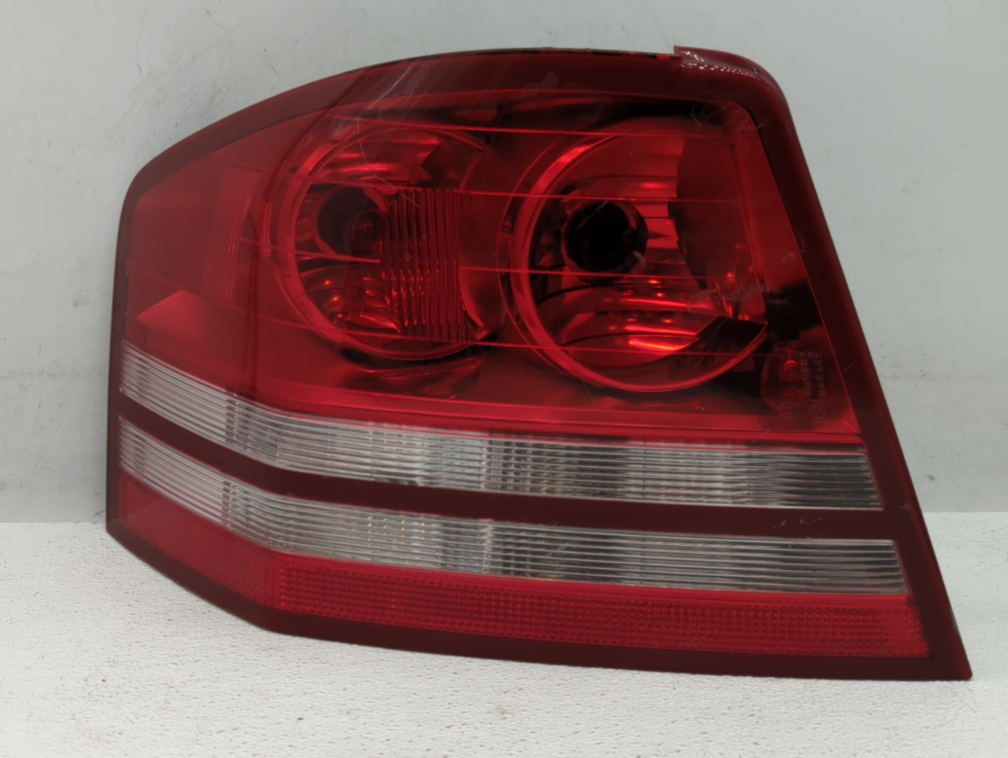 2004-2005 Chevrolet Impala Tail Light Assembly Driver Left OEM P/N:16525261 Fits Fits 2004 2005 OEM Used Auto Parts - Oemuse