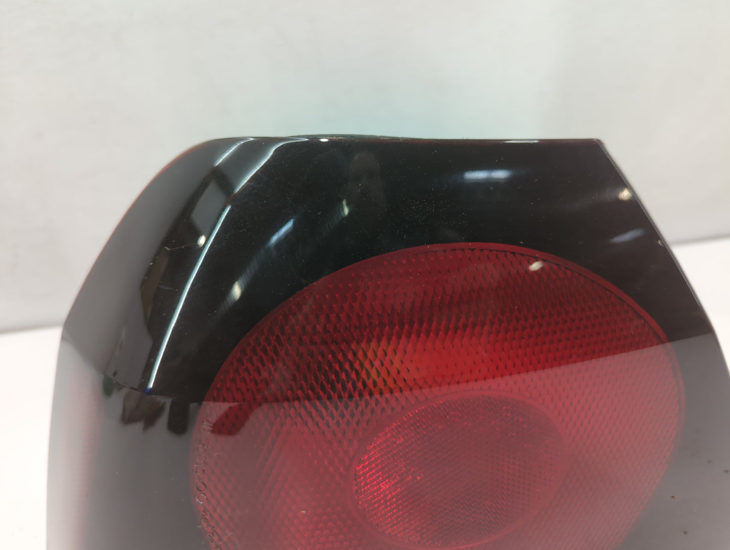 2004-2005 Chevrolet Impala Tail Light Assembly Driver Left OEM P/N:16525261 Fits Fits 2004 2005 OEM Used Auto Parts - Oemuse