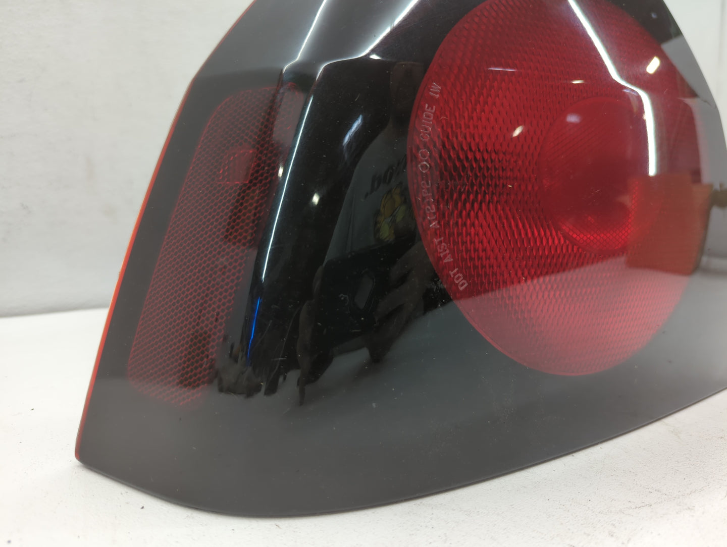 2004-2005 Chevrolet Impala Tail Light Assembly Driver Left OEM P/N:16525261 Fits Fits 2004 2005 OEM Used Auto Parts - Oemuse