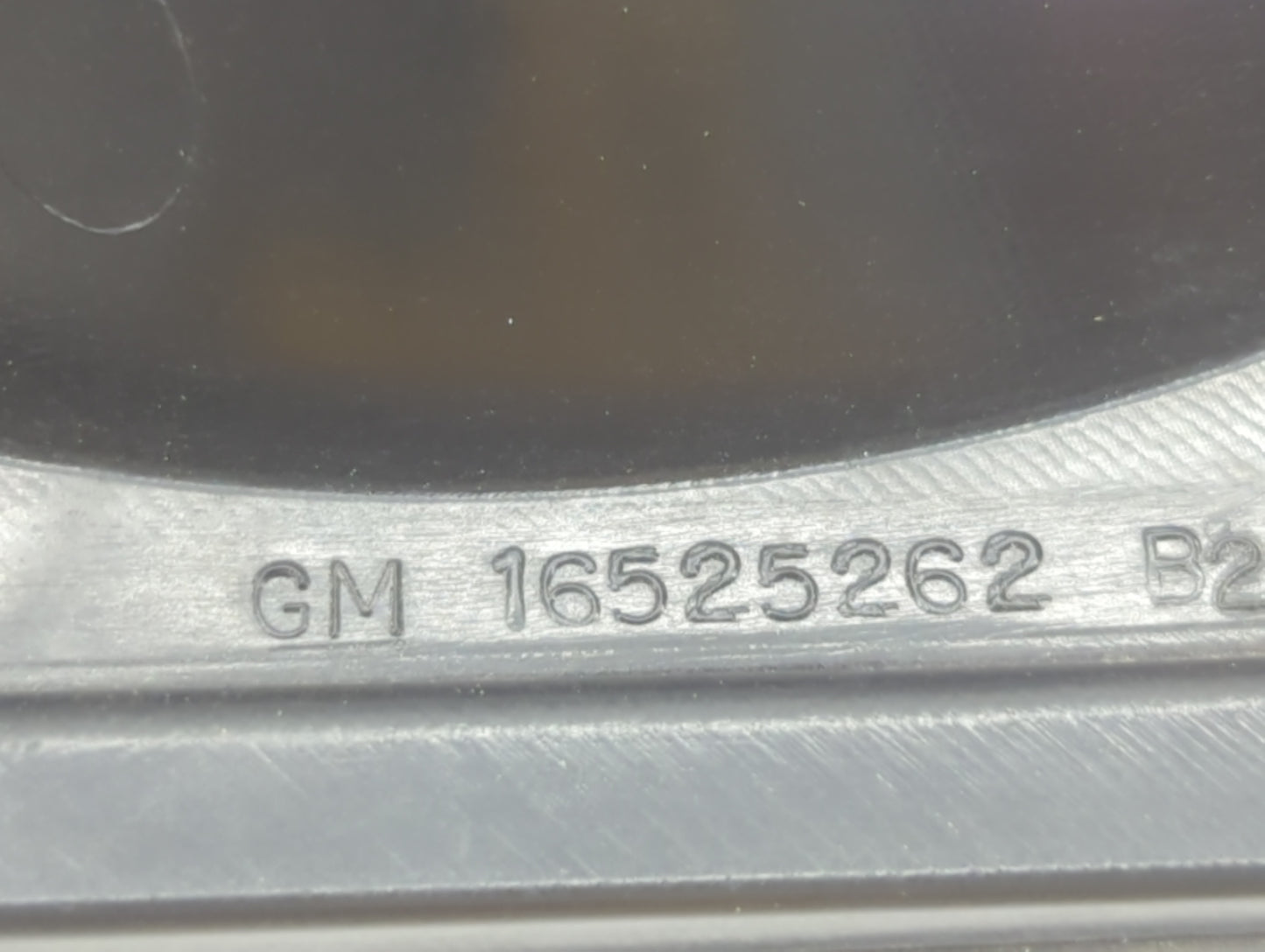 2004-2005 Chevrolet Impala Tail Light Assembly Passenger Right OEM P/N:16525262 Fits Fits 2004 2005 OEM Used Auto Parts - Oe