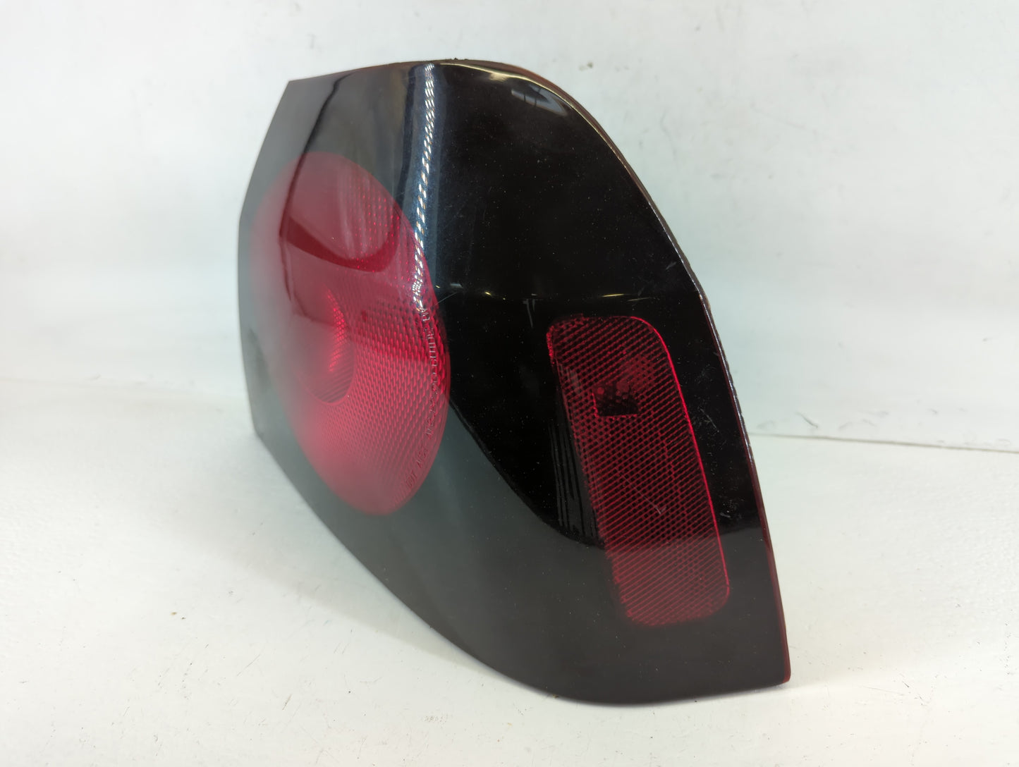 2004-2005 Chevrolet Impala Tail Light Assembly Passenger Right OEM P/N:GM 16525262 B2 Fits Fits 2004 2005 OEM Used Auto Part