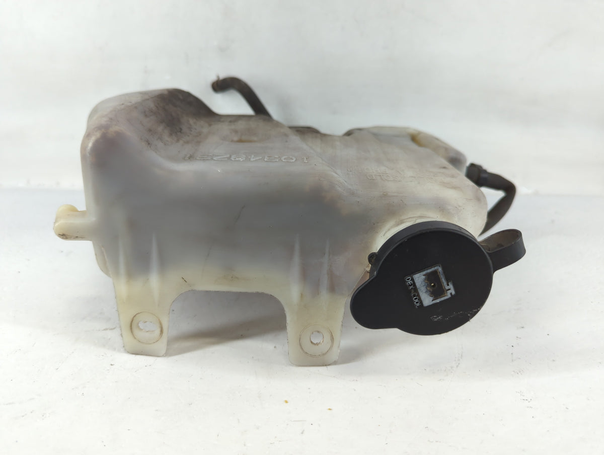 2004 Chevrolet Impala Radiator Coolant Overflow Expansion Tank Bottle 695078 - Oemusedautoparts1.com