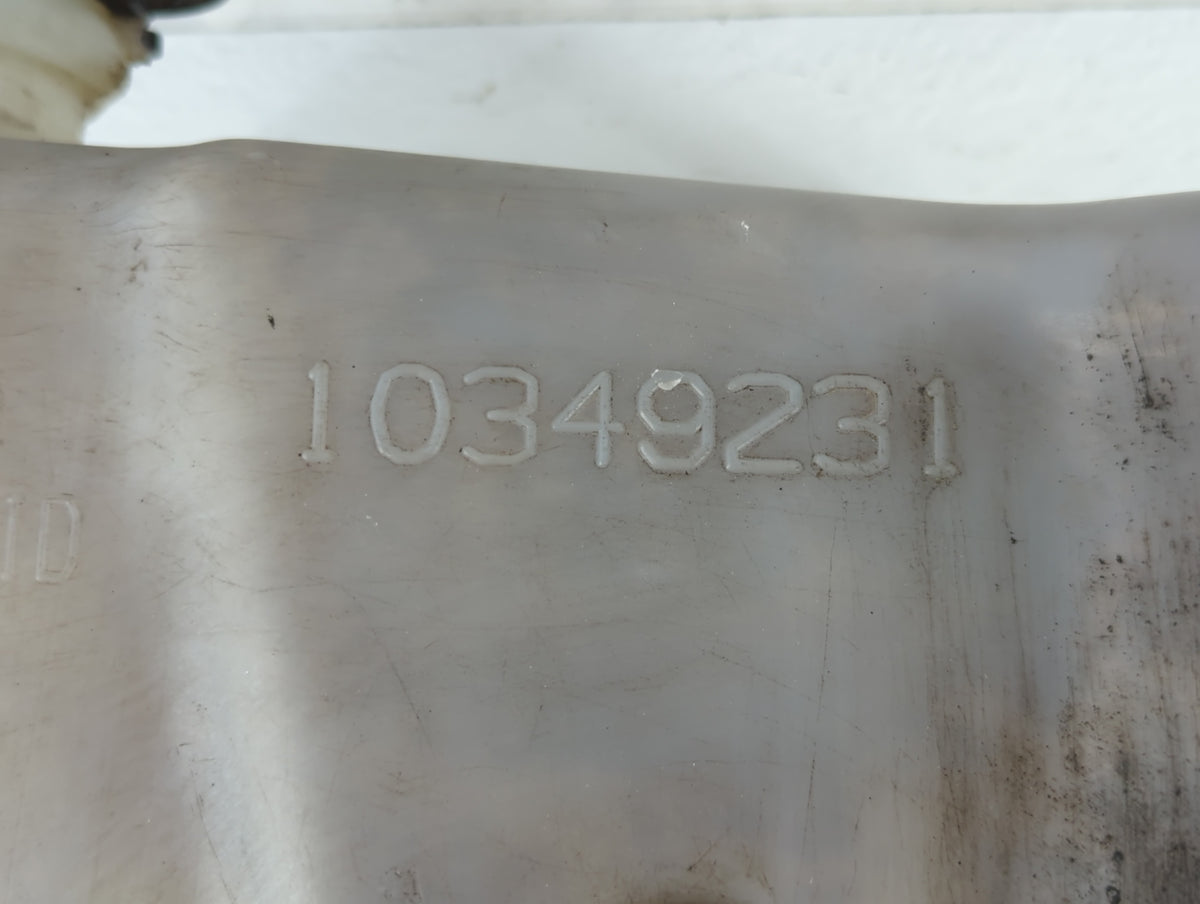 2004 Chevrolet Impala Radiator Coolant Overflow Expansion Tank Bottle 695078 - Oemusedautoparts1.com