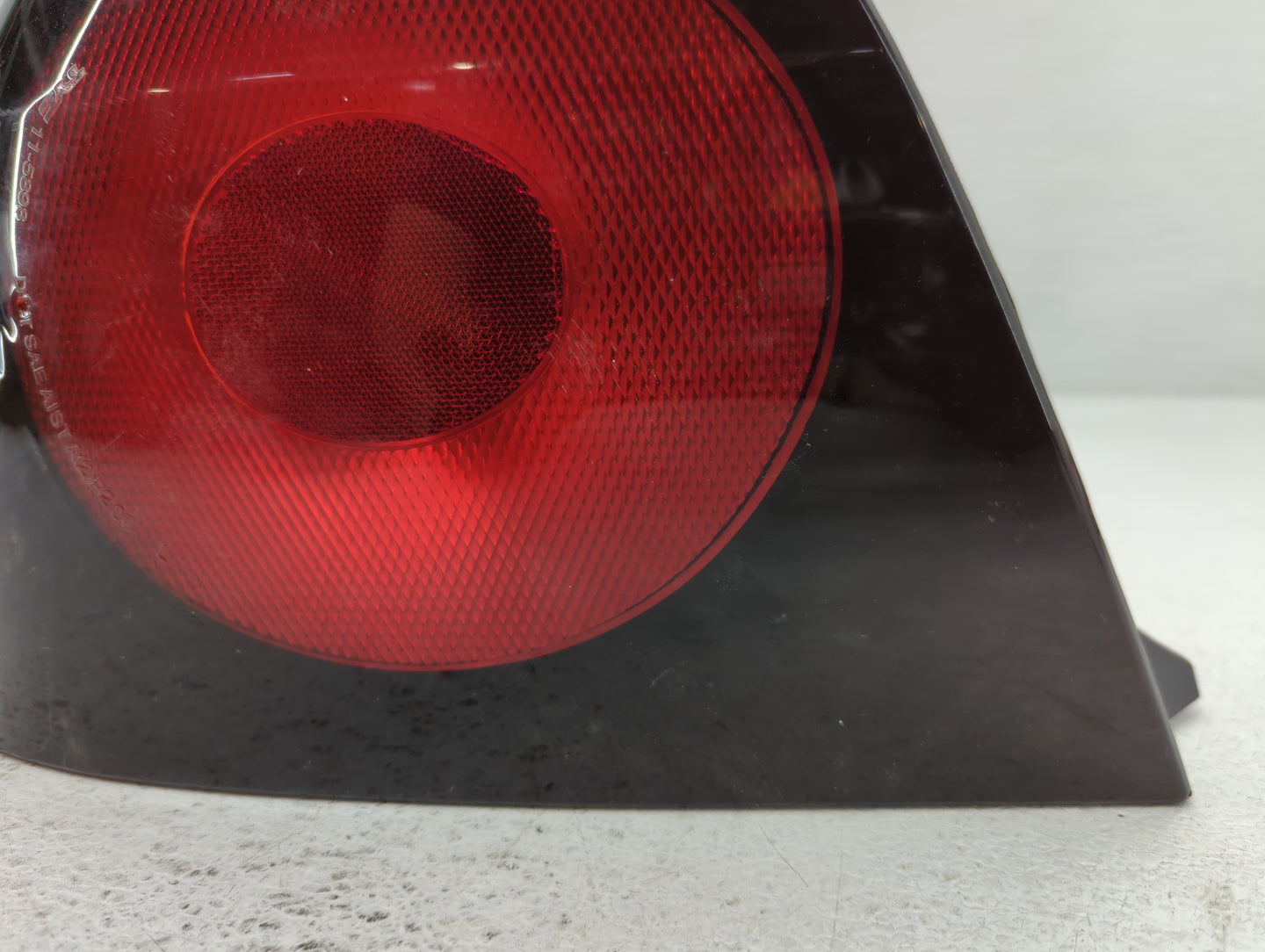 2004-2005 Chevrolet Impala Tail Light Assembly Driver Left OEM P/N:11-5898-91 06191210 Fits Fits 2004 2005 OEM Used Auto Par