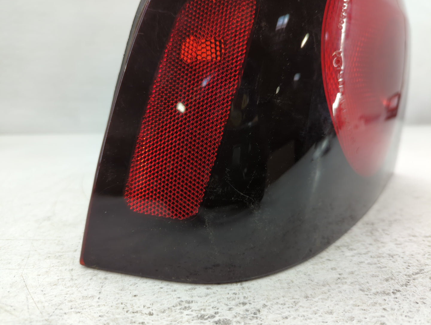 2004-2005 Chevrolet Impala Tail Light Assembly Driver Left OEM P/N:11-5898-91 06191210 Fits Fits 2004 2005 OEM Used Auto Par