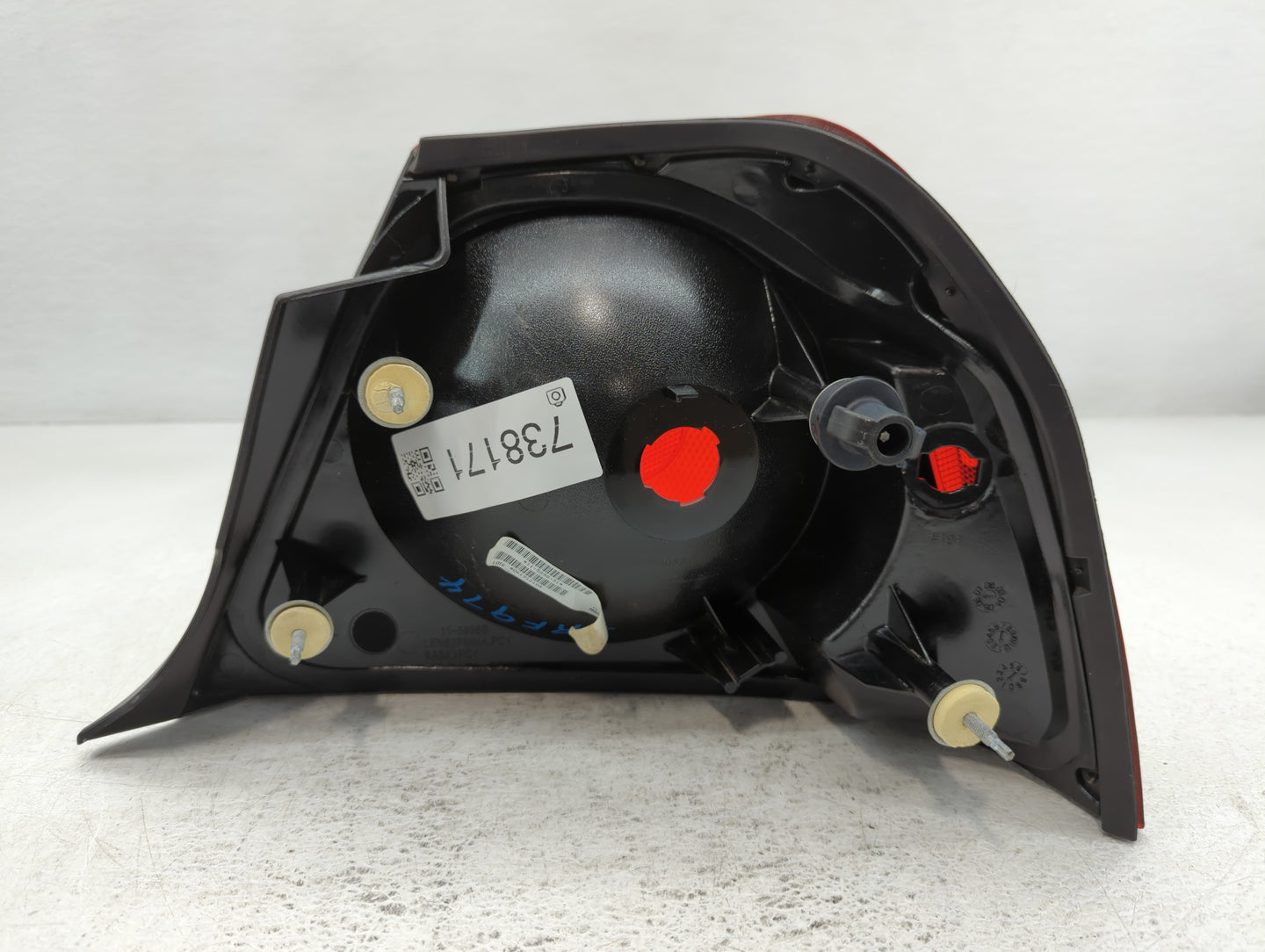 2004-2005 Chevrolet Impala Tail Light Assembly Driver Left OEM P/N:11-5898-91 06191210 Fits Fits 2004 2005 OEM Used Auto Par