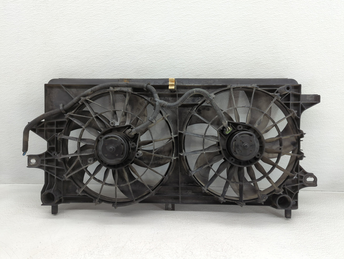 2004-2005 Chevrolet Impala Left Radiator Fan Motor Assembly - Oemusedautoparts1.com
