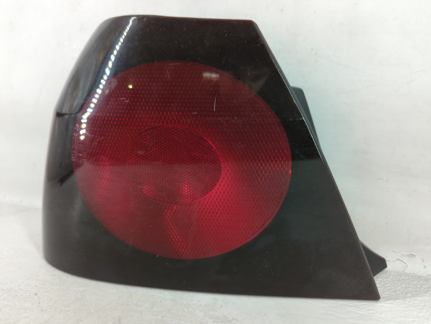 2004-2005 Chevrolet Impala Tail Light Assembly Driver Left OEM P/N:16525261 Fits Fits 2004 2005 OEM Used Auto Parts - Oemuse