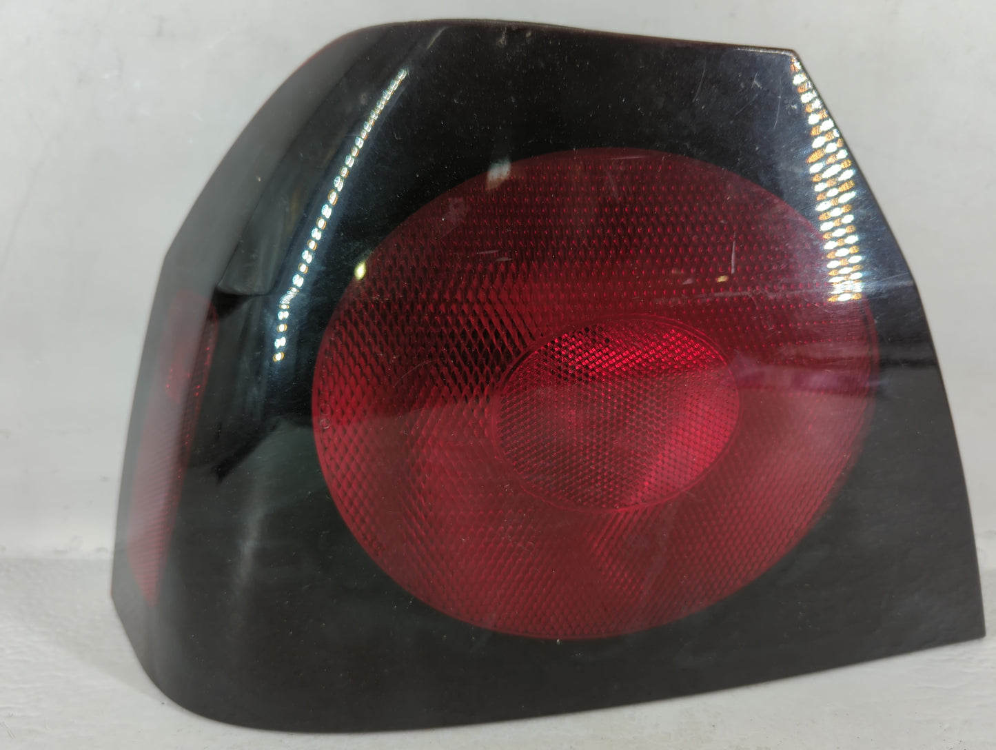 2004-2005 Chevrolet Impala Tail Light Assembly Driver Left OEM P/N:16525261 Fits Fits 2004 2005 OEM Used Auto Parts - Oemuse