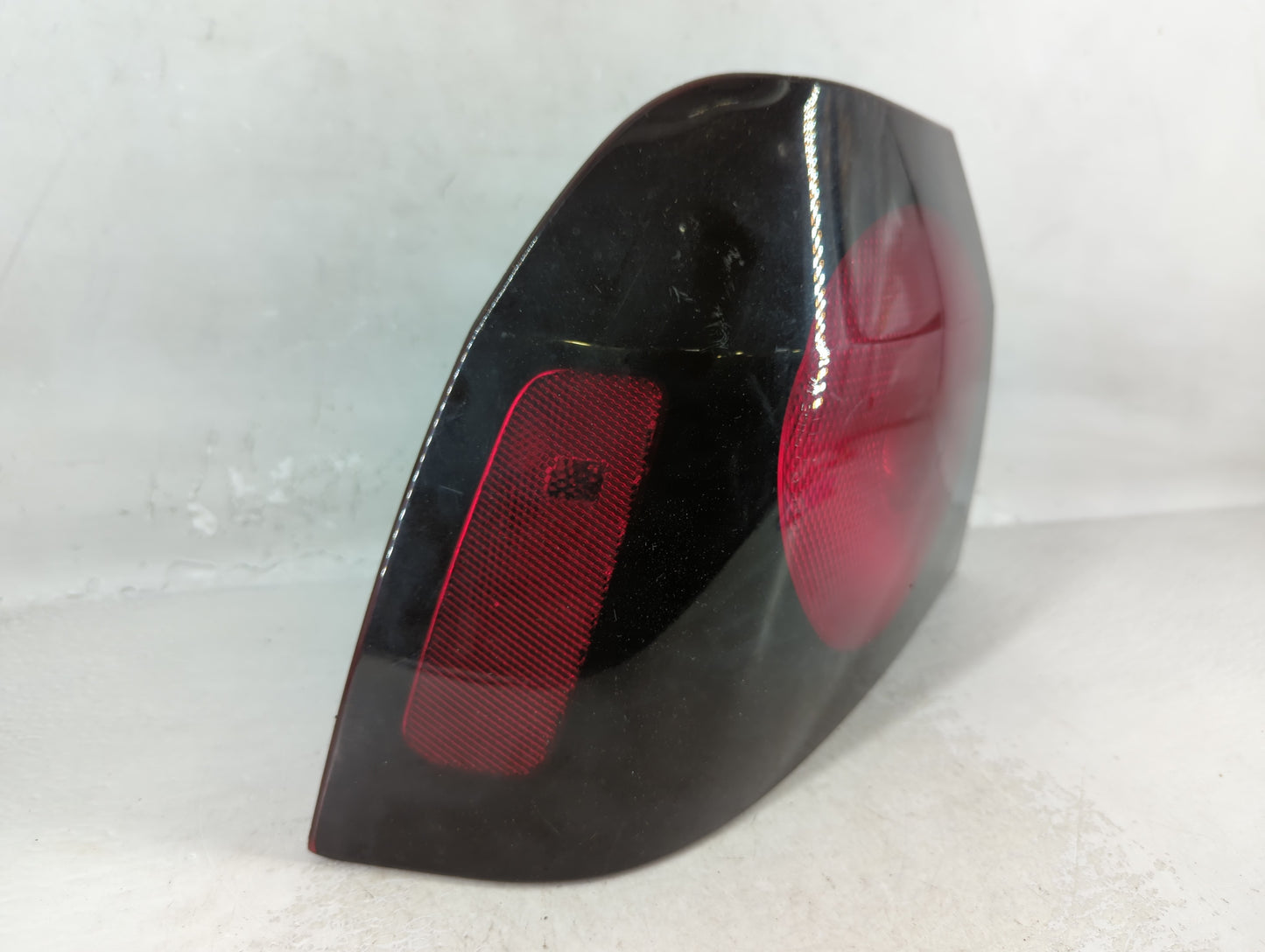 2004-2005 Chevrolet Impala Tail Light Assembly Driver Left OEM P/N:16525261 Fits Fits 2004 2005 OEM Used Auto Parts - Oemuse