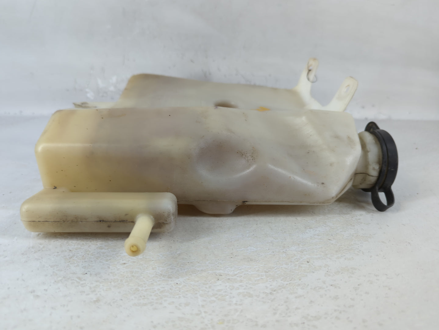 2004 Chevrolet Impala Radiator Coolant Overflow Expansion Tank Bottle 745426 - Oemusedautoparts1.com