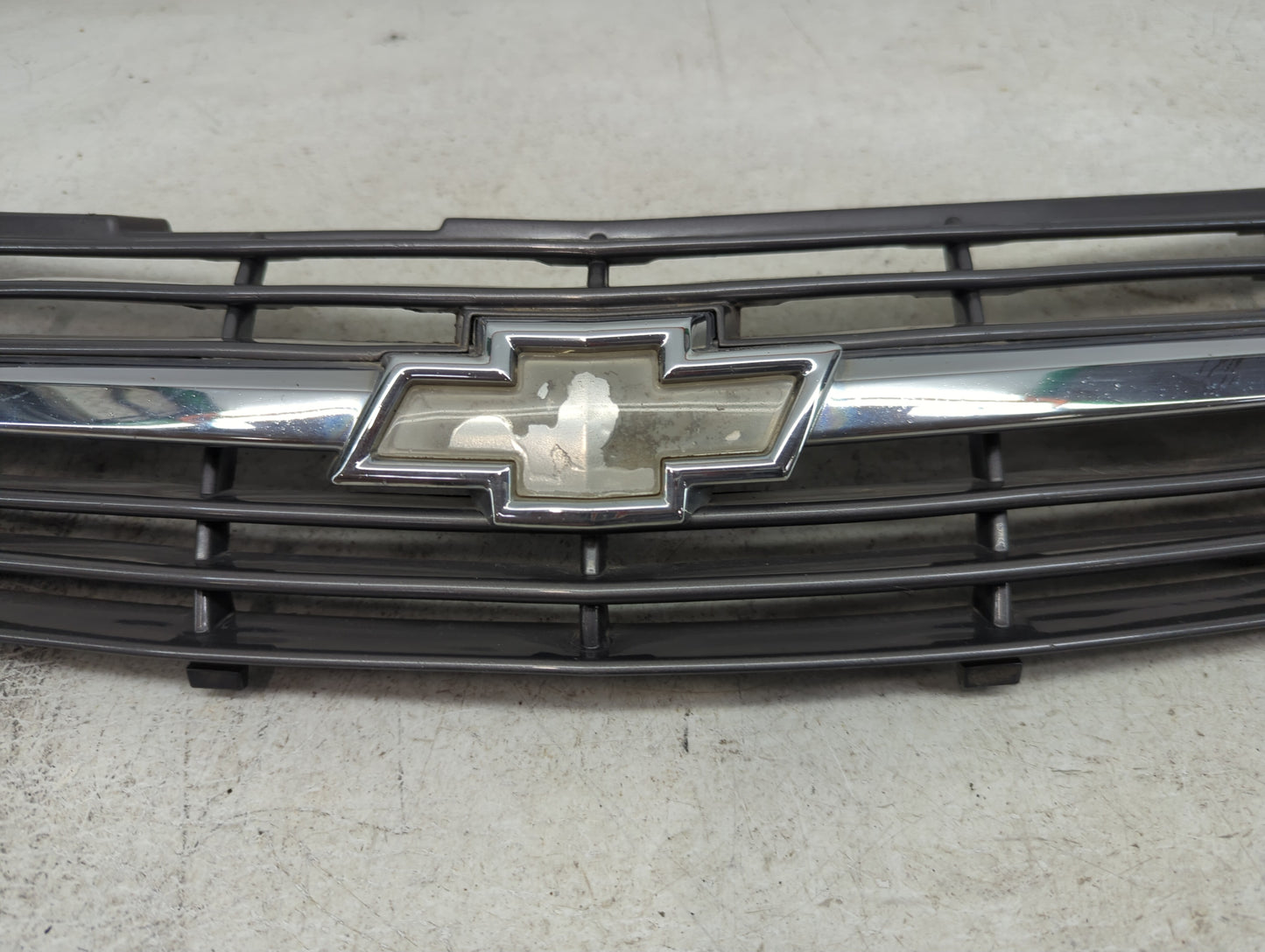 2000-2005 Chevrolet Impala Front Grille Bumper Not Included - Oemusedautoparts1.com