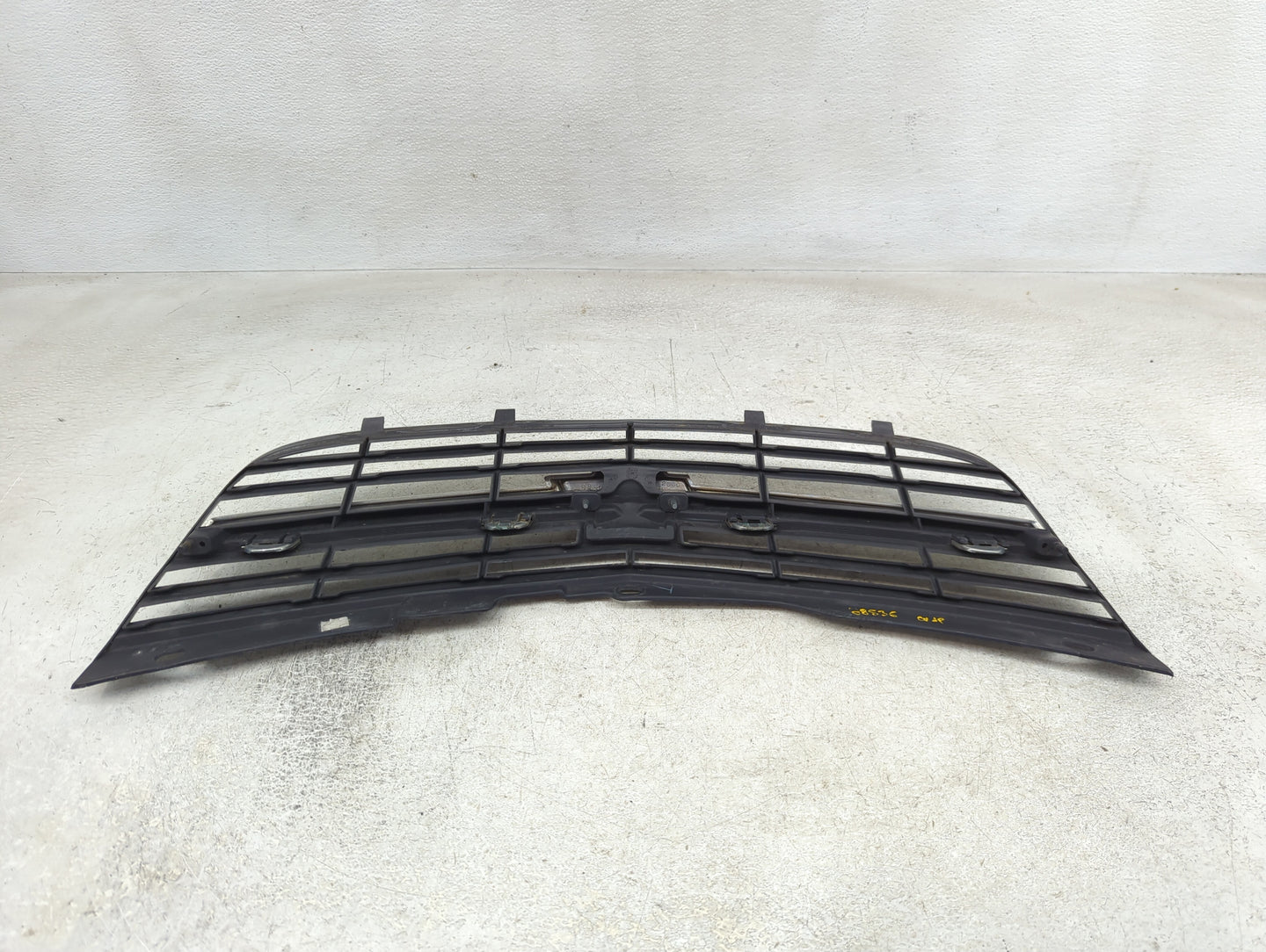 2000-2005 Chevrolet Impala Front Grille Bumper Not Included - Oemusedautoparts1.com