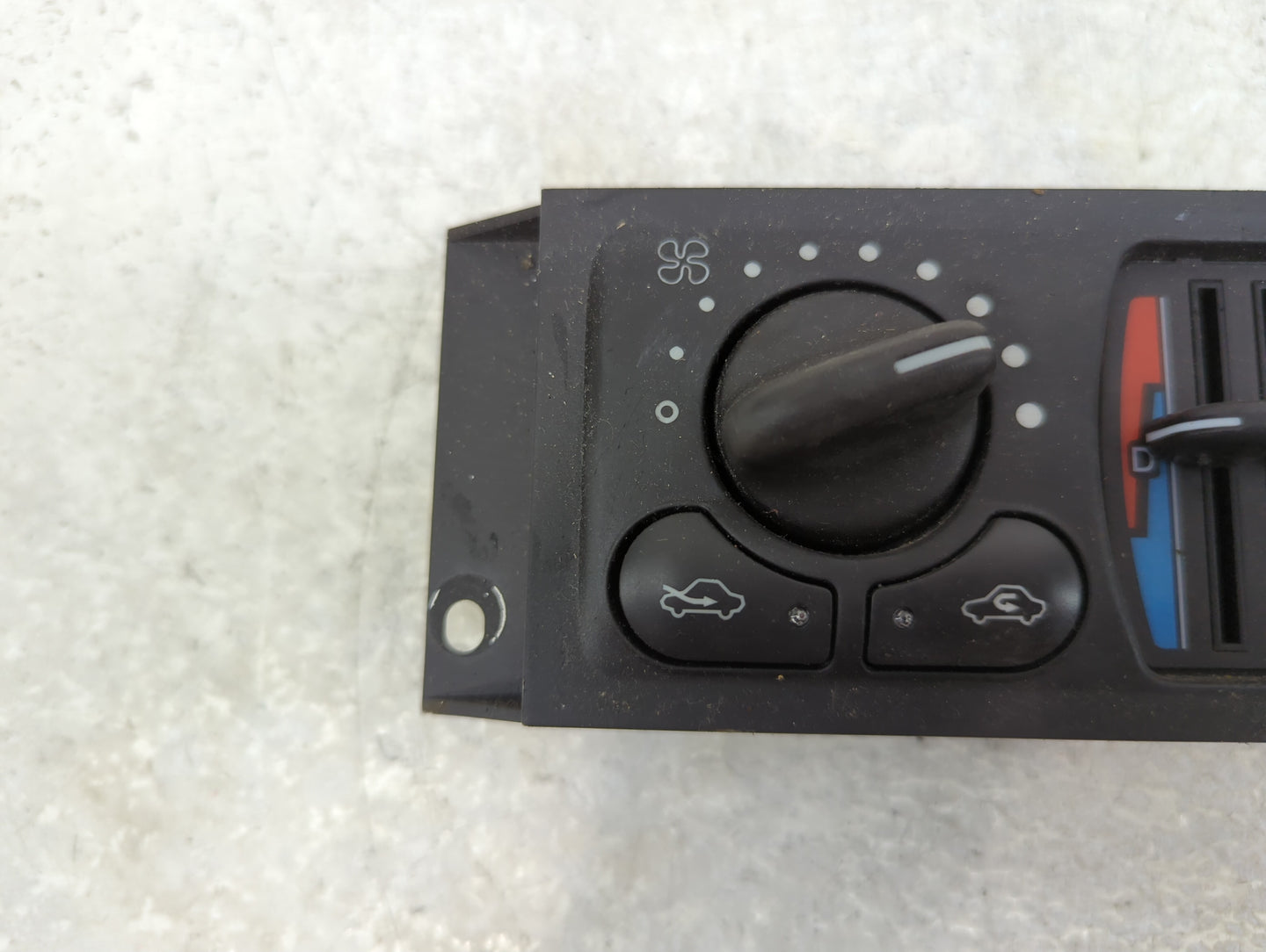 2004-2005 Chevrolet Impala Climate Control Module Temperature AC/Heater Replacement Fits Fits 2004 2005 OEM Used Auto Parts 