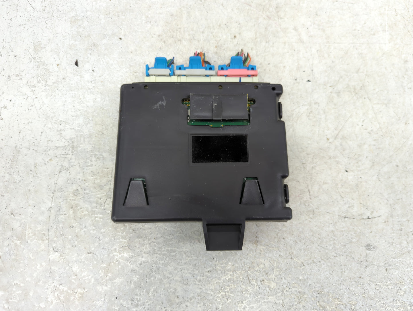 2005-2005 Chevrolet Impala Body Control Module Bcm Inner Cabin Fuse Box - Oemusedautoparts1.com