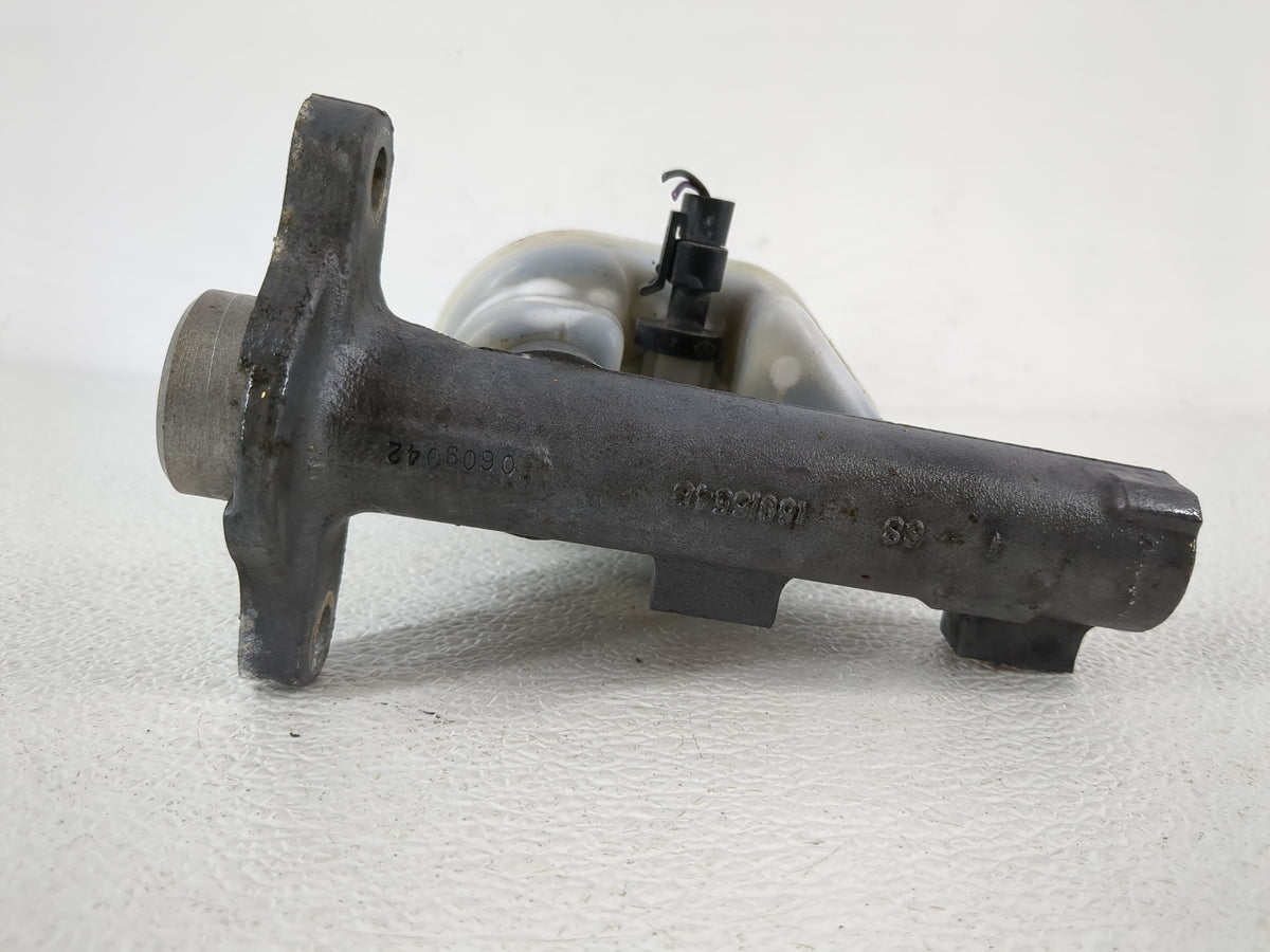 2000-2005 Chevrolet Impala Brake Master Cylinder - Oemusedautoparts1.com
