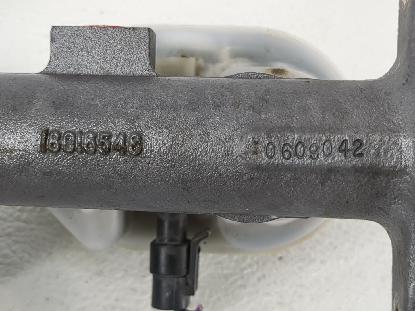 2000-2005 Chevrolet Impala Brake Master Cylinder - Oemusedautoparts1.com
