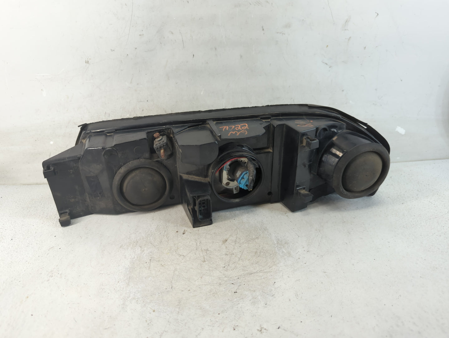 2004-2005 Chevrolet Impala Passenger Right Oem Head Light Headlight Lamp - Oemusedautoparts1.com