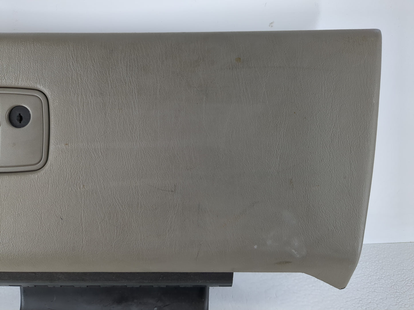 2005 Chevrolet Impala Passenger Glove Box Door Storage Compartment - Oemusedautoparts1.com