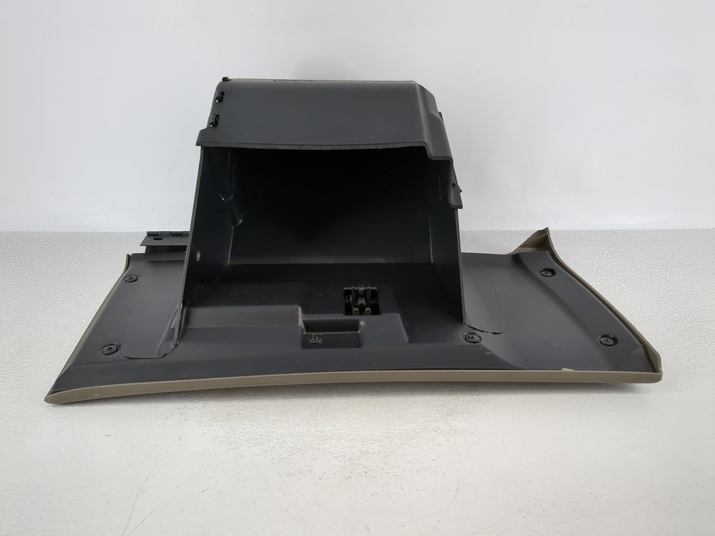 2005 Chevrolet Impala Passenger Glove Box Door Storage Compartment - Oemusedautoparts1.com