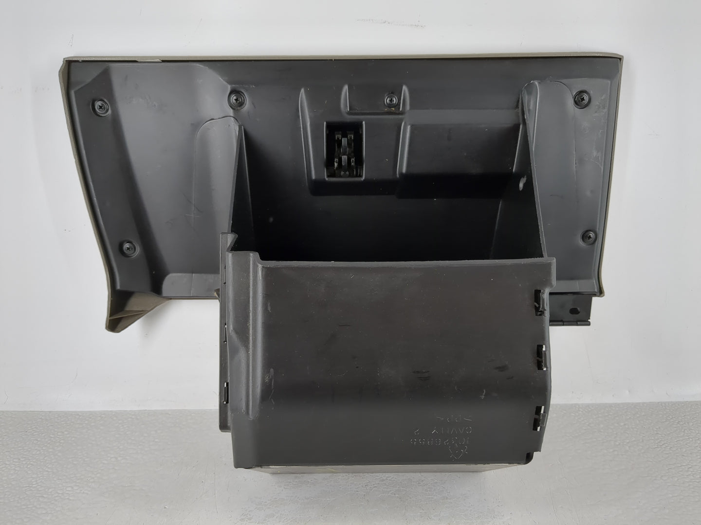 2005 Chevrolet Impala Passenger Glove Box Door Storage Compartment - Oemusedautoparts1.com