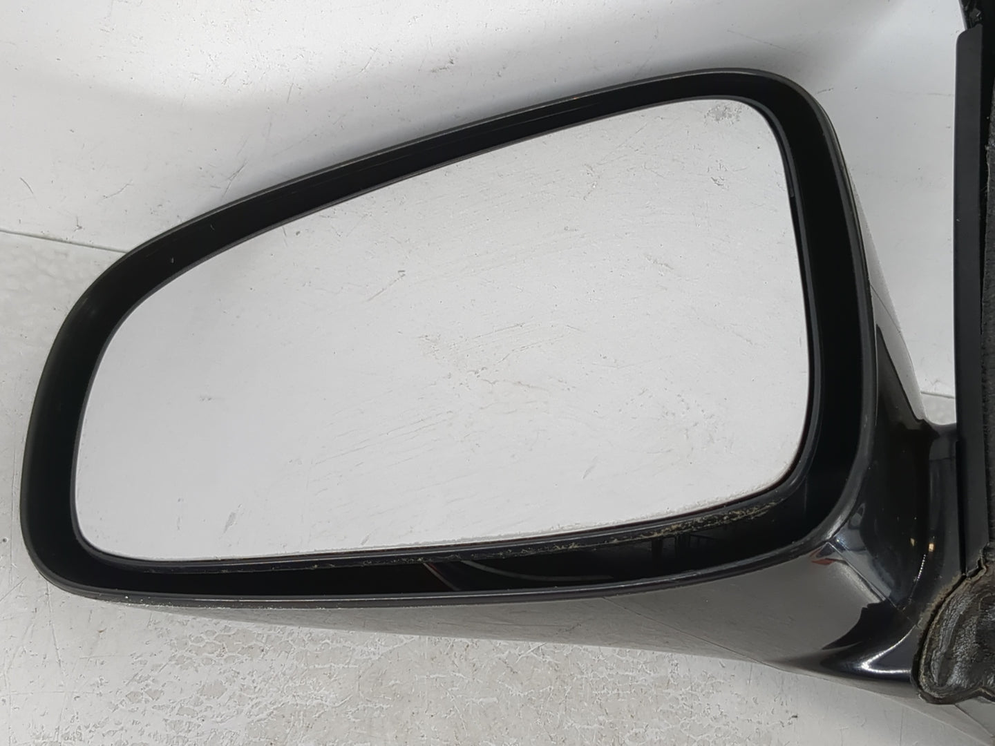 2000-2005 Chevrolet Impala Passenger Right Side View Manual Door Mirror - Oemusedautoparts1.com