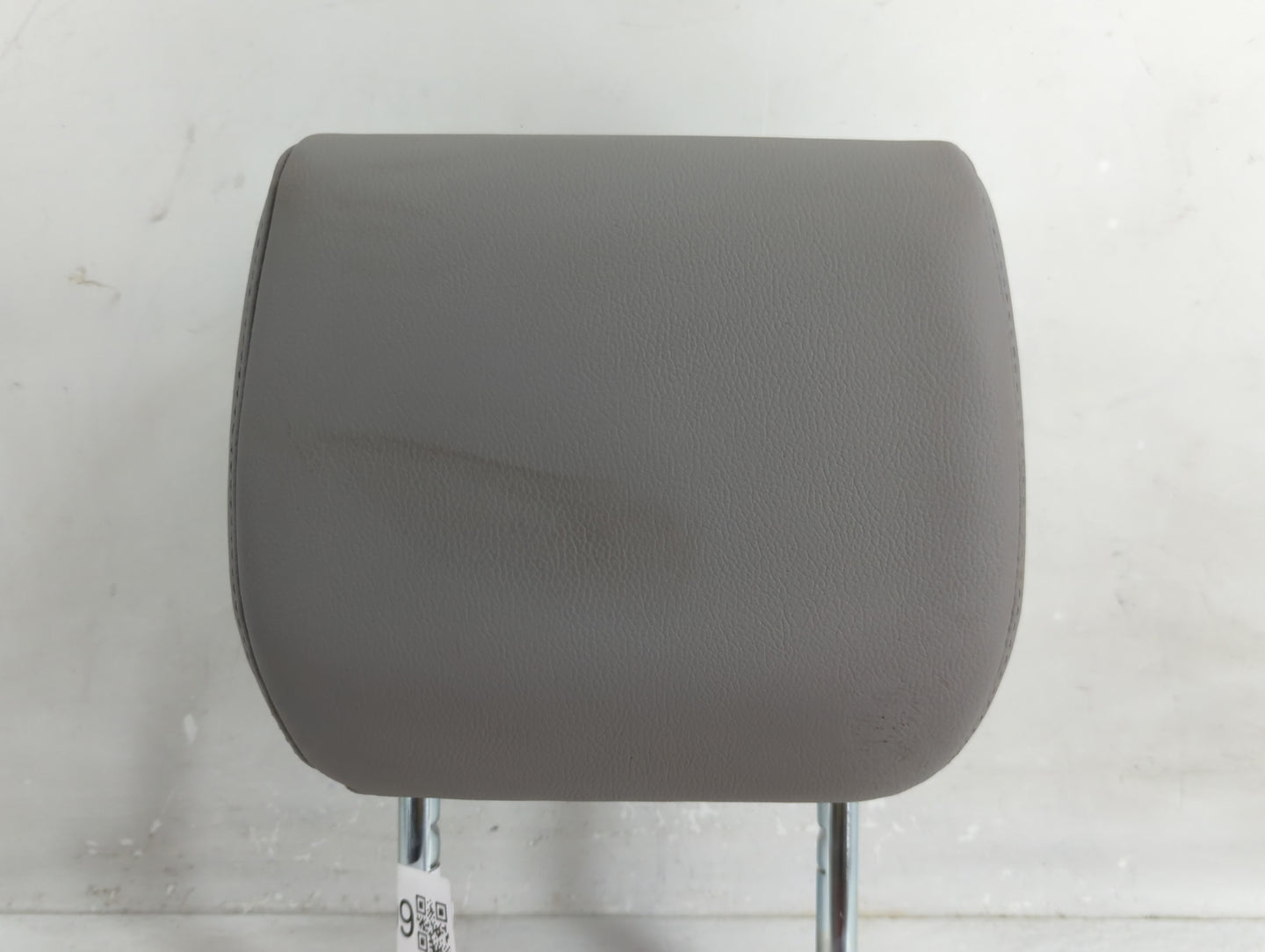 2005-2006 Chevrolet Malibu Headrest Head Rest Rear Seat Fits Fits 2005 2006 OEM Used Auto Parts - Oemusedautoparts1.com