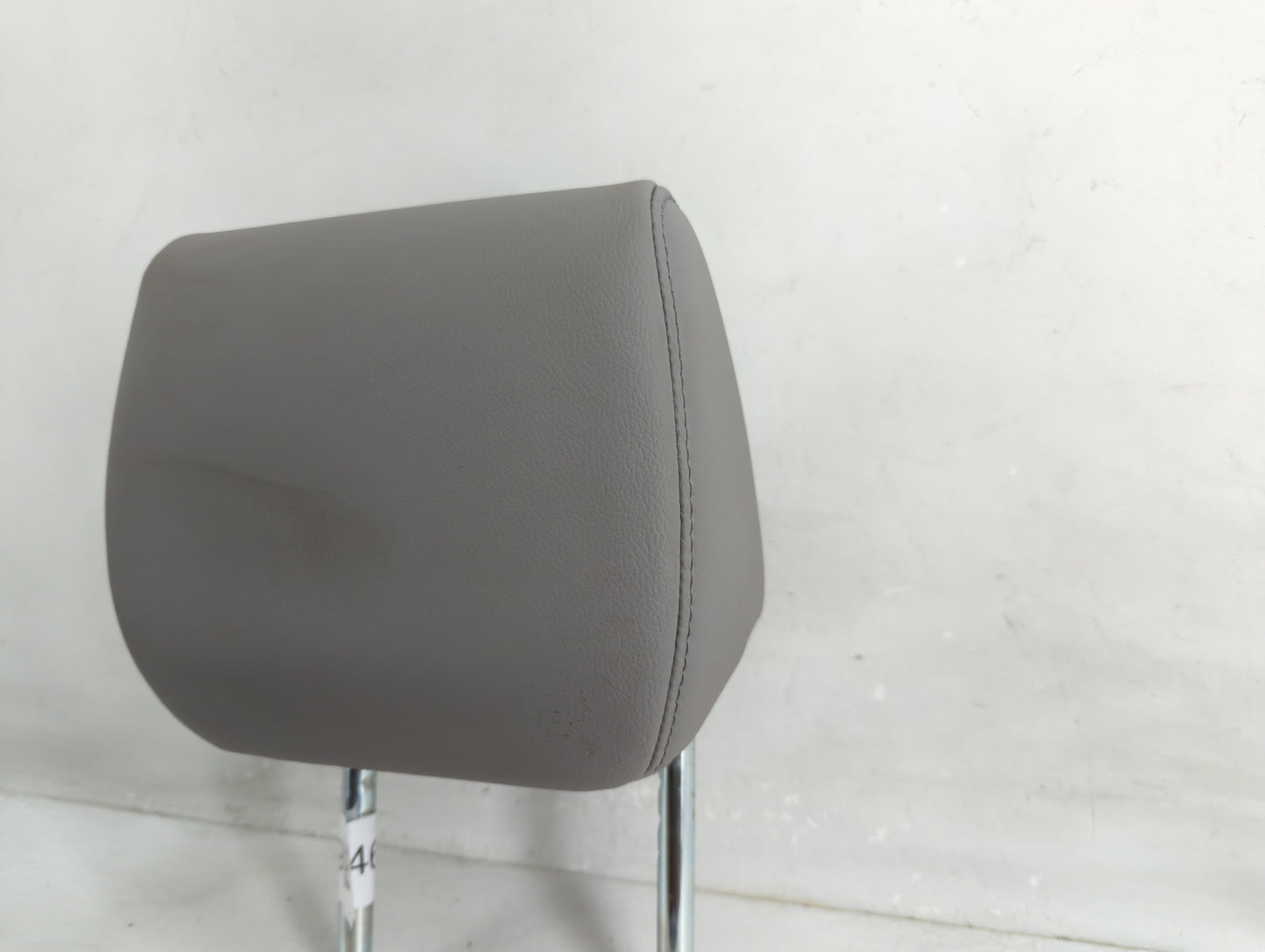 2005-2006 Chevrolet Malibu Headrest Head Rest Rear Seat Fits Fits 2005 2006 OEM Used Auto Parts - Oemusedautoparts1.com