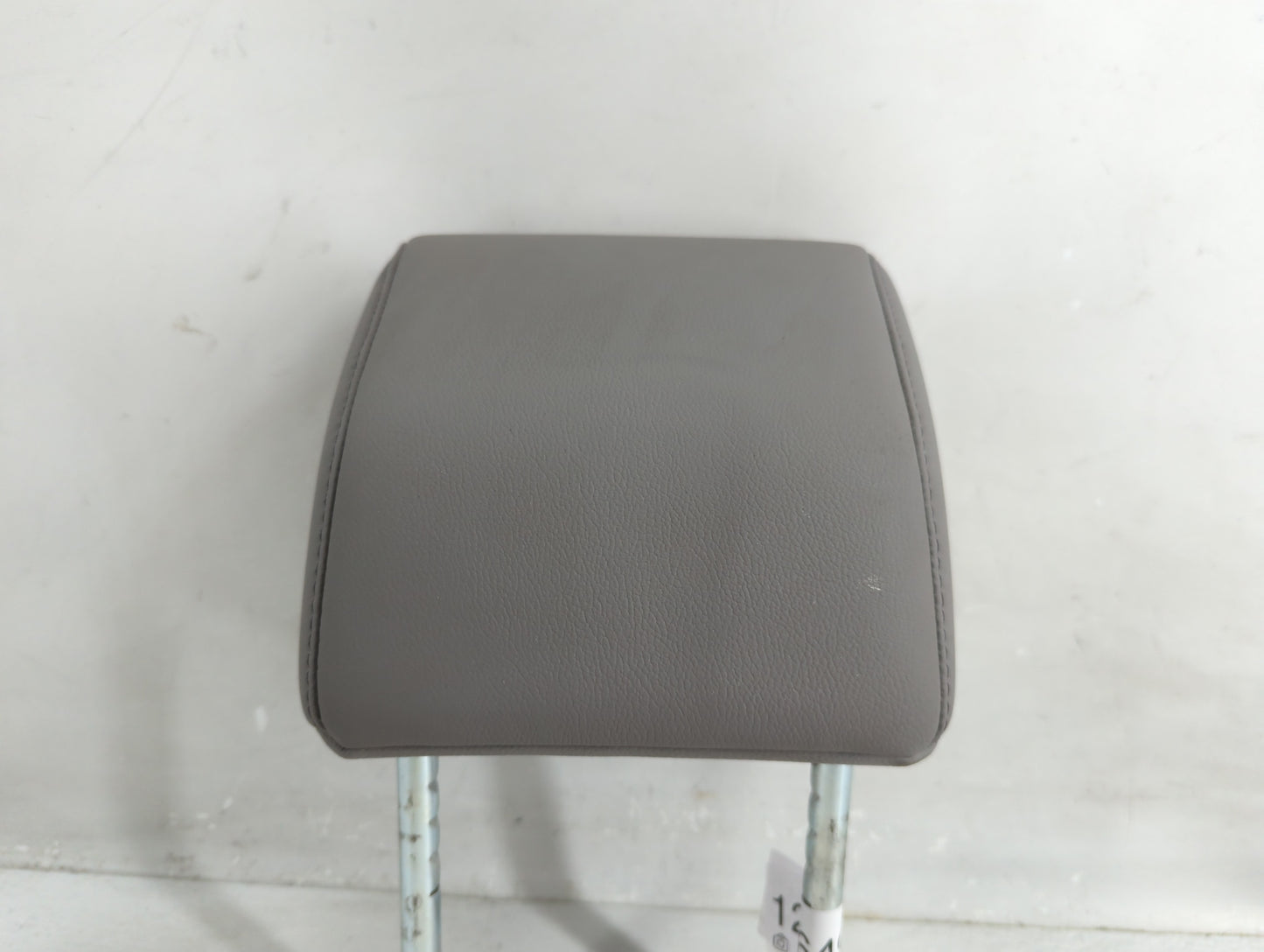 2005-2006 Chevrolet Malibu Headrest Head Rest Rear Seat Fits Fits 2005 2006 OEM Used Auto Parts - Oemusedautoparts1.com