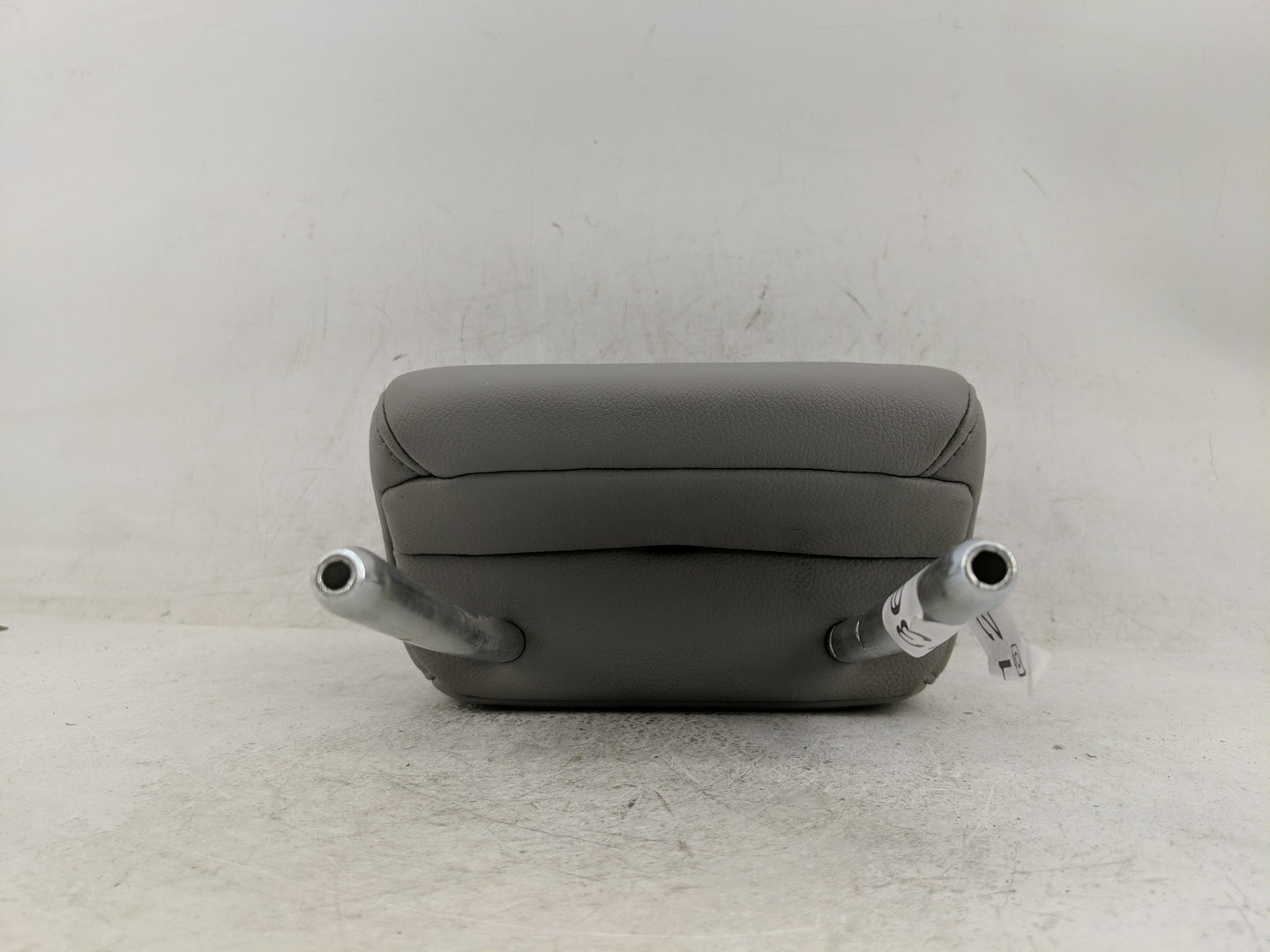 2005-2006 Chevrolet Malibu Headrest Head Rest Front Driver Passenger Seat Fits Fits 2005 2006 OEM Used Auto Parts - Oemuseda