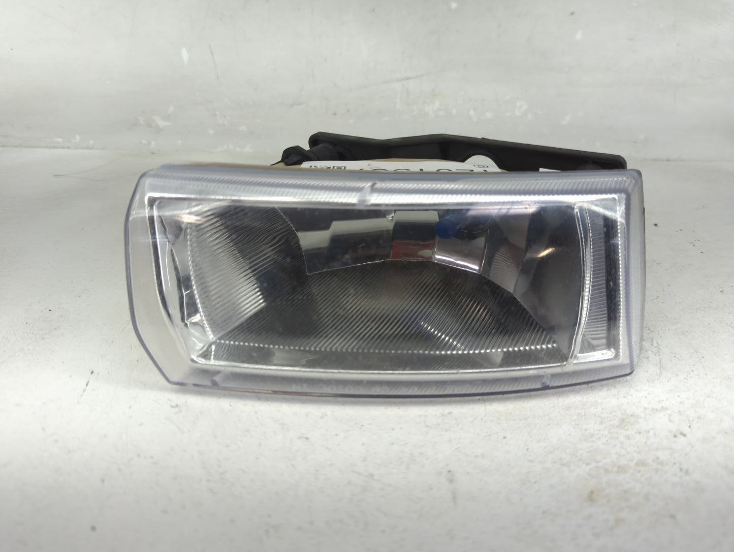 2004-2005 Chevrolet Malibu Passenger Right Oem Front Light Lamp - Oemusedautoparts1.com