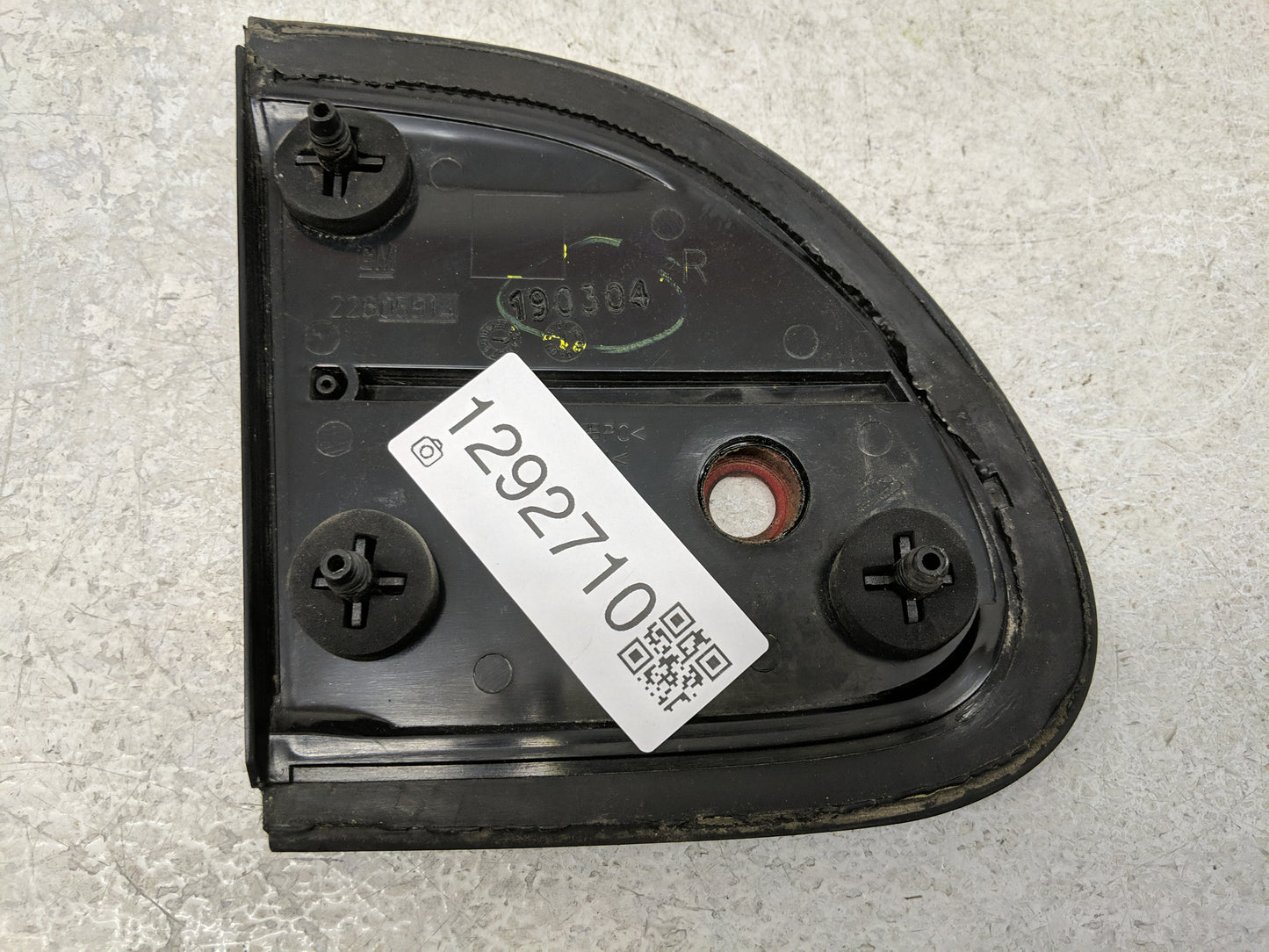 2005 Chevrolet Malibu Tail Light Assembly Passenger Right OEM P/N:22605914 22605915 Fits OEM Used Auto Parts - Oemusedautopa