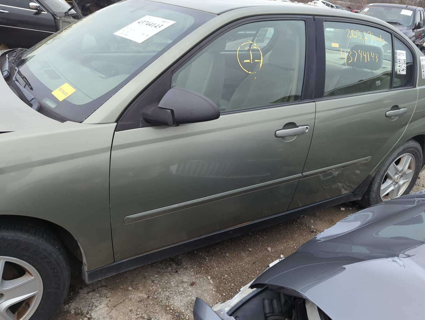 2004-2008 Chevrolet Malibu Driver Front Door Oem 1304564 - Oemusedautoparts1.com