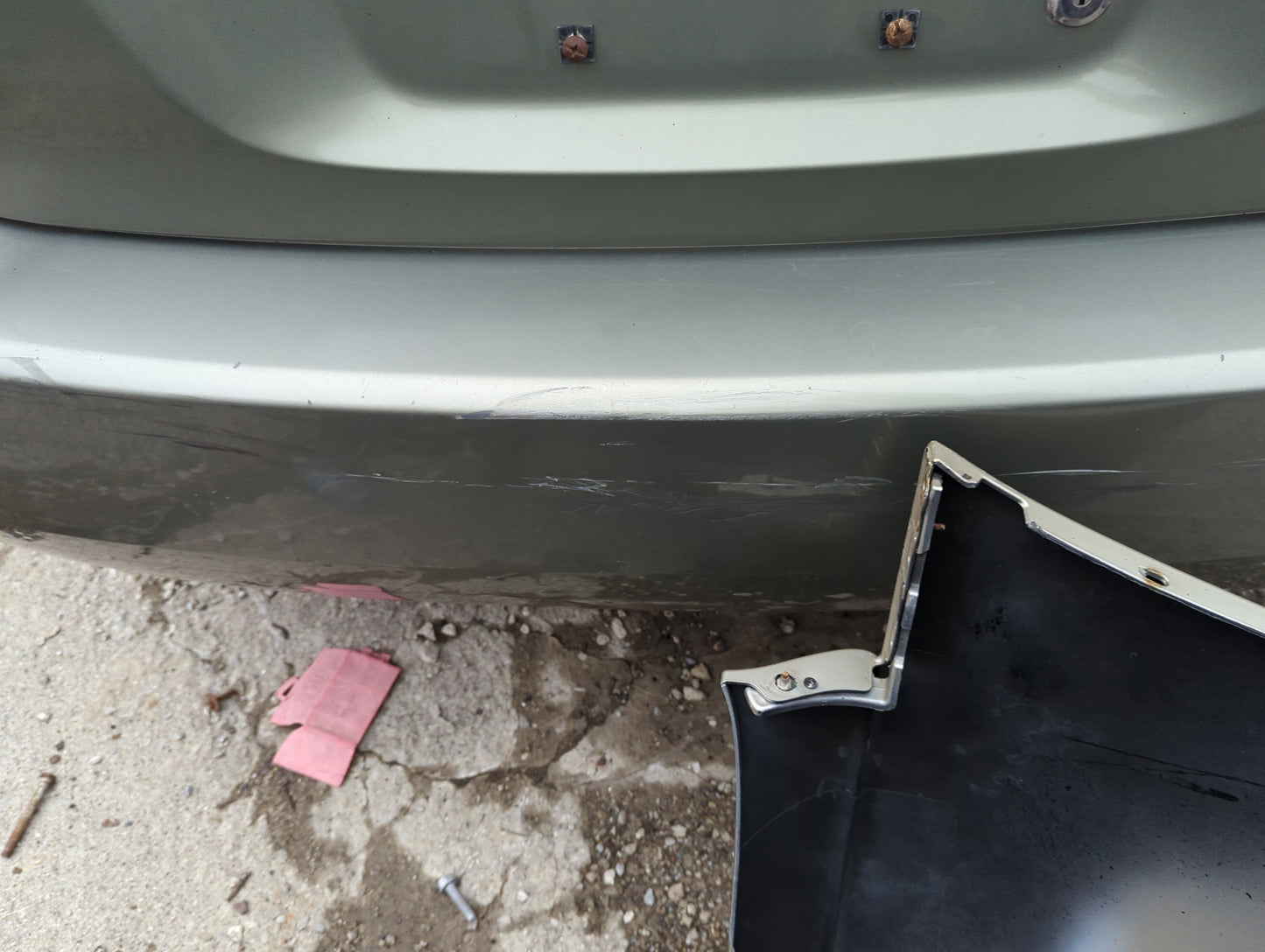 2004-2008 Chevrolet Malibu Rear Bumper Assembly Oem 1304580 - Oemusedautoparts1.com