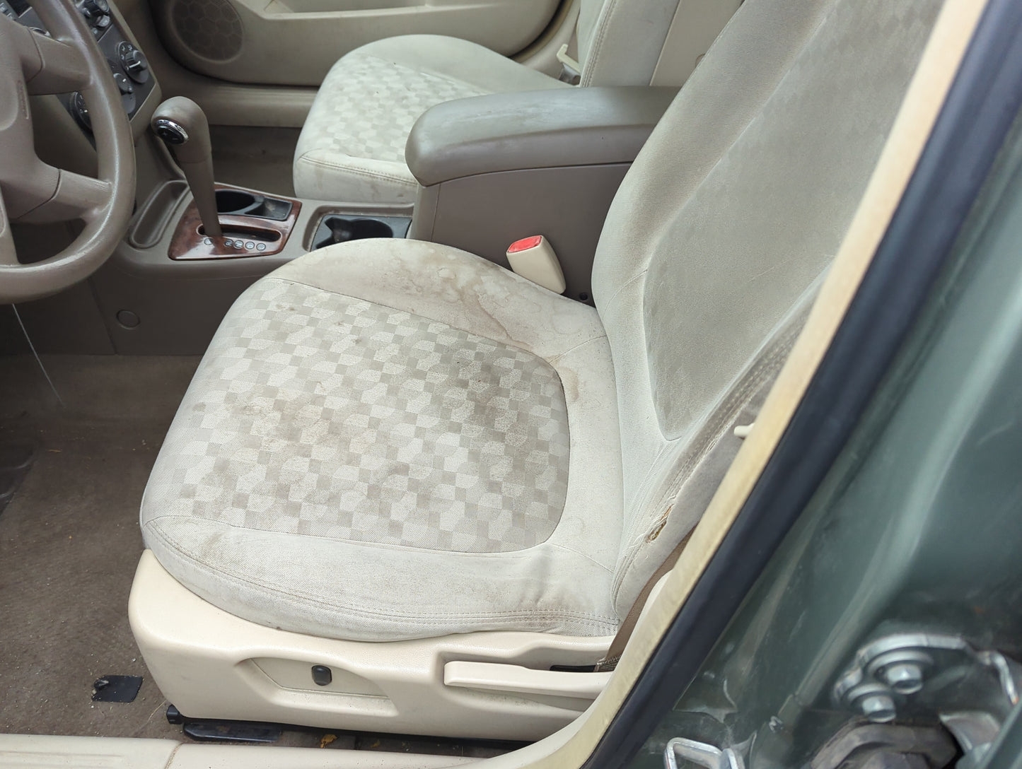 2005-2005 Chevrolet Malibu Driver Front Seat Oem 1304635 - Oemusedautoparts1.com