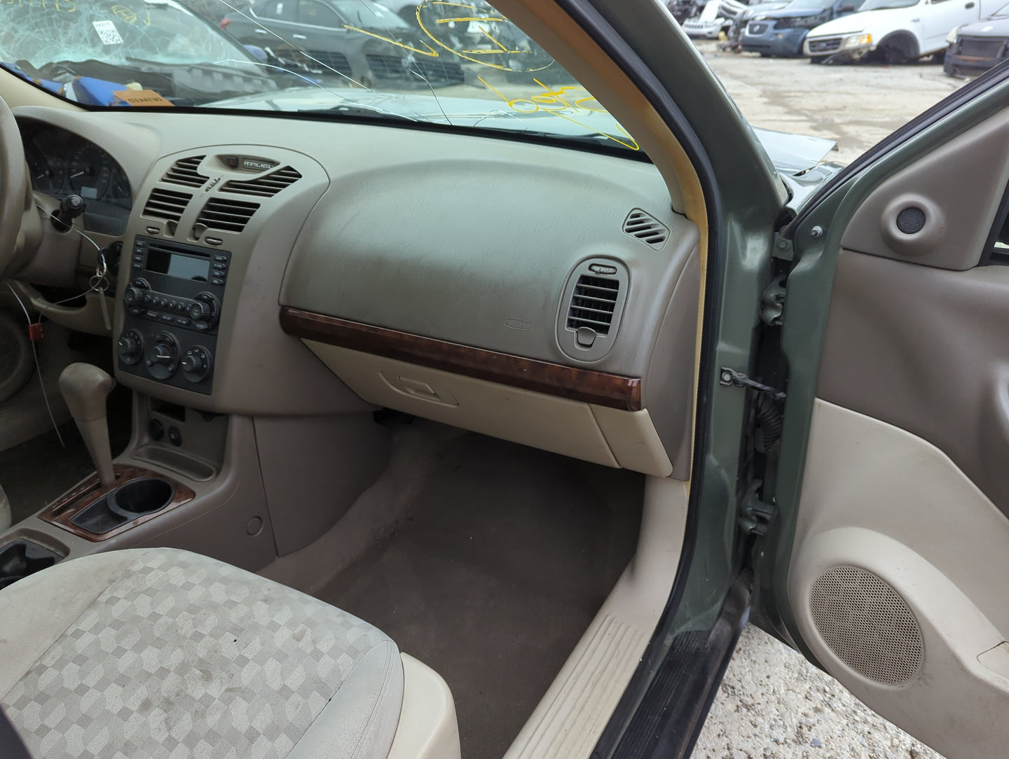 2005 Chevrolet Malibu Passenger Glove Box Door Storage Compartment 1304665 - Oemusedautoparts1.com