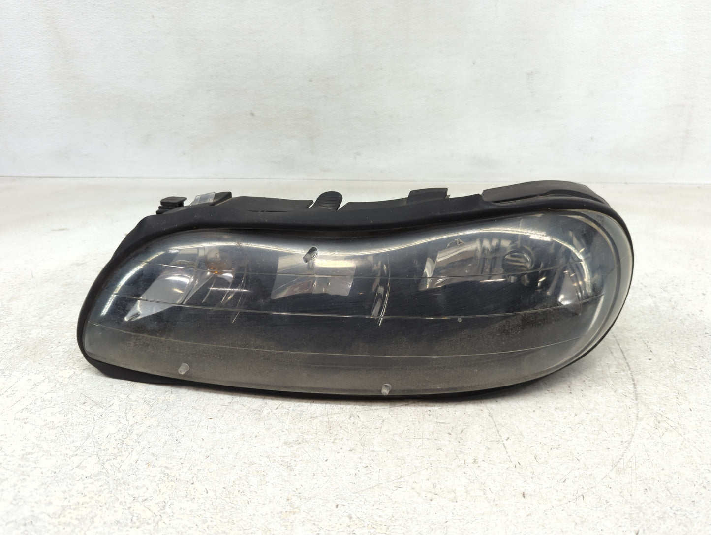 1997-2005 Chevrolet Malibu Driver Left Oem Head Light Headlight Lamp - Oemusedautoparts1.com