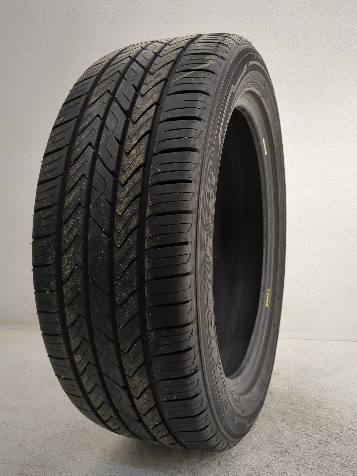 Used Tire 225/50R18 TOYO EXTENSA A/S II 95H - Tread Depth 10/32 - Oemusedautoparts1.com