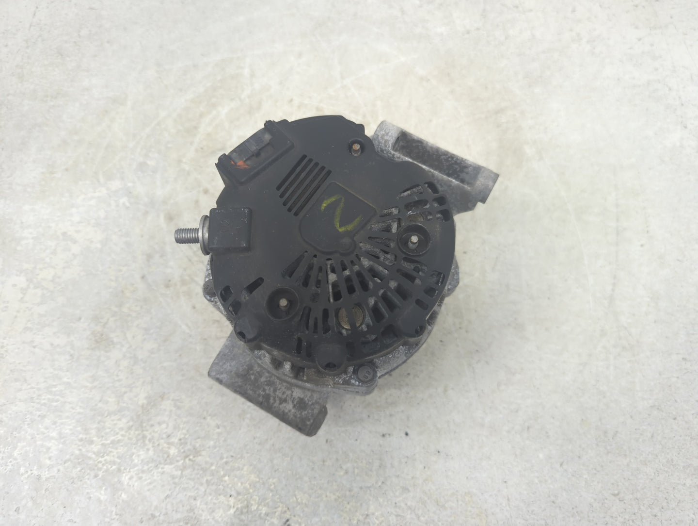 2004-2005 Chevrolet Malibu Alternator Replacement Generator Charging Assembly Engine OEM P/N:15789921 Fits OEM Used Auto Par