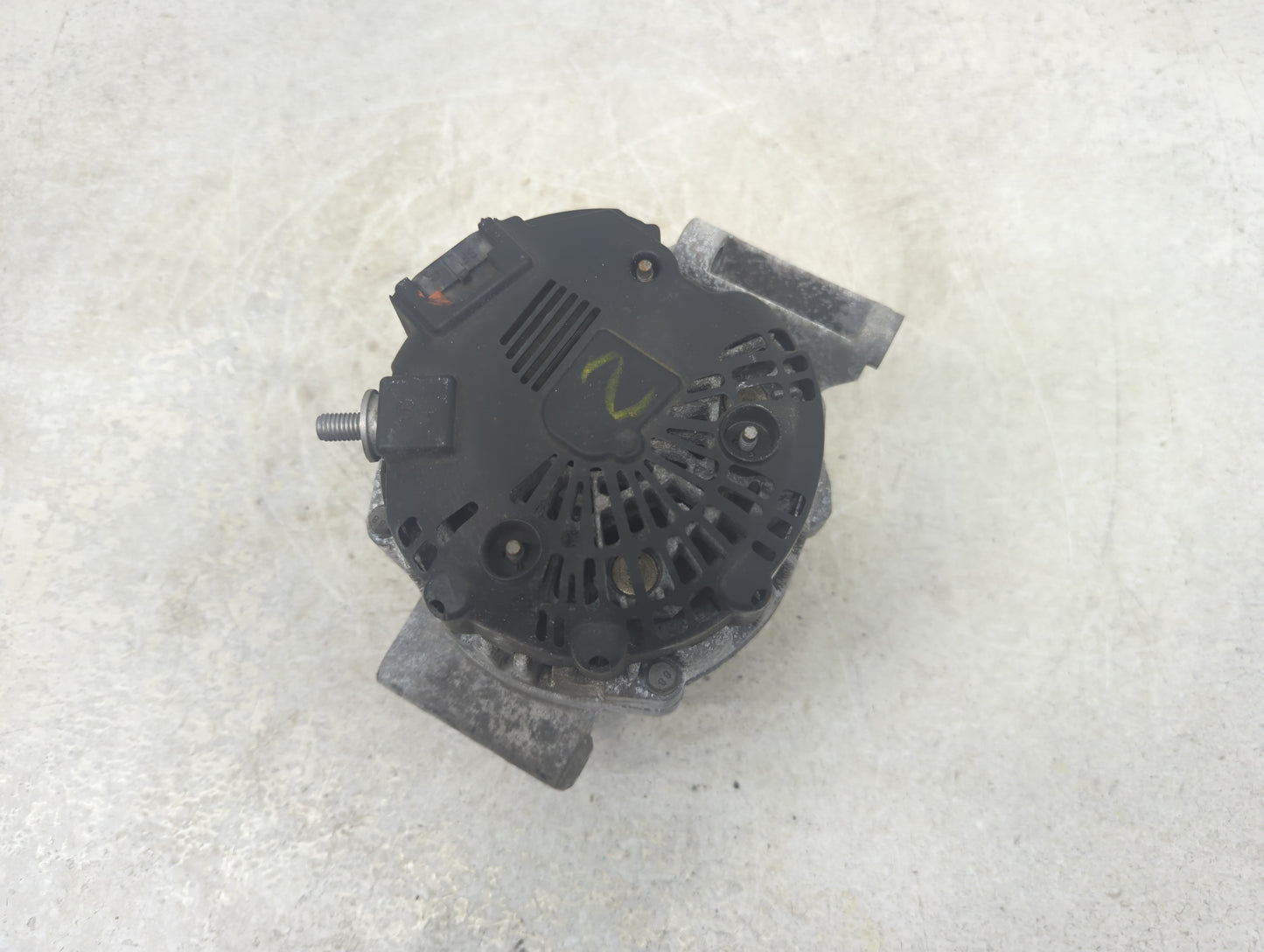 2004-2005 Chevrolet Malibu Alternator Replacement Generator Charging Assembly Engine OEM P/N:15789921 Fits OEM Used Auto Par