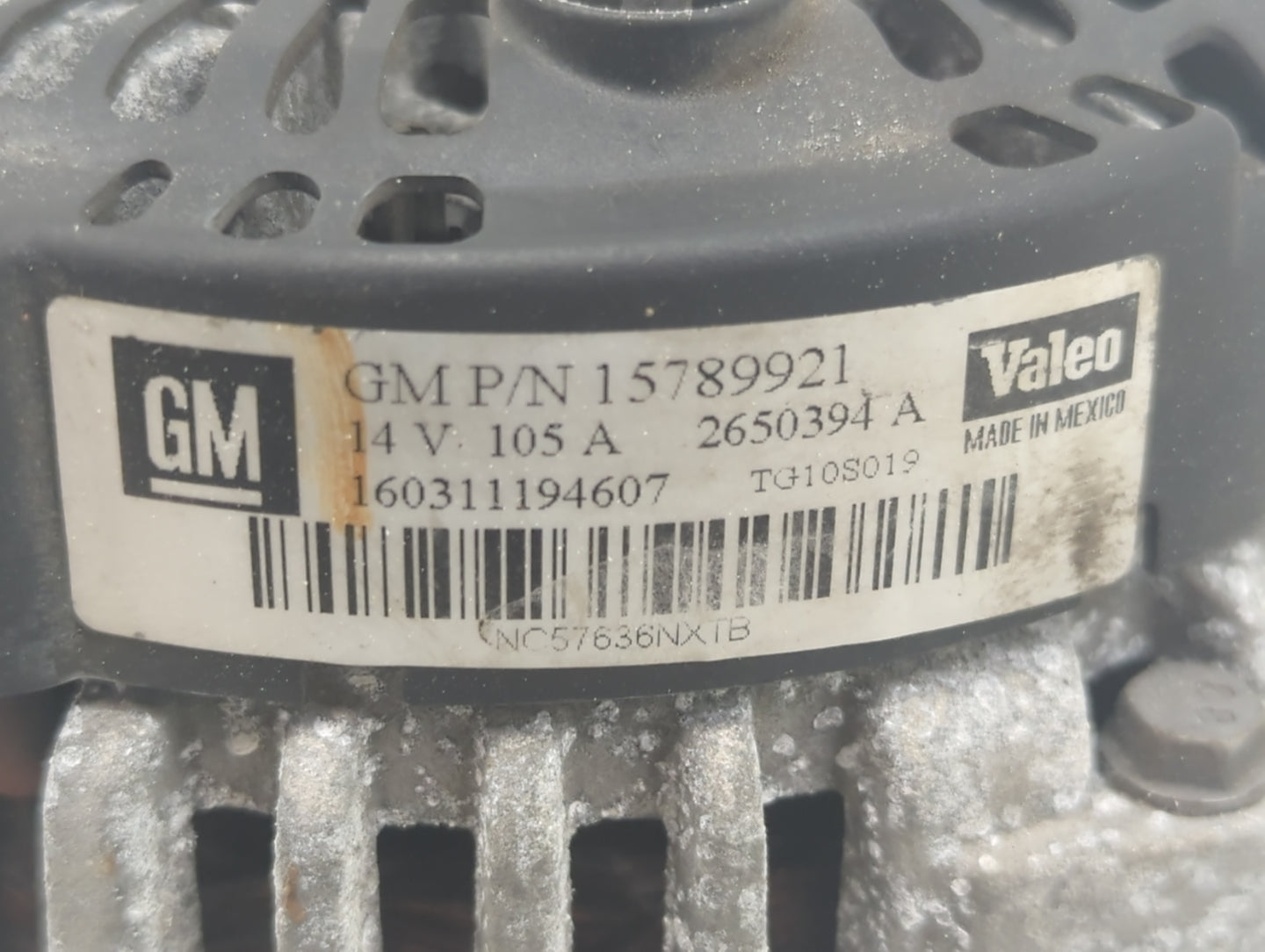 2004-2005 Chevrolet Malibu Alternator Replacement Generator Charging Assembly Engine OEM P/N:15789921 Fits OEM Used Auto Par