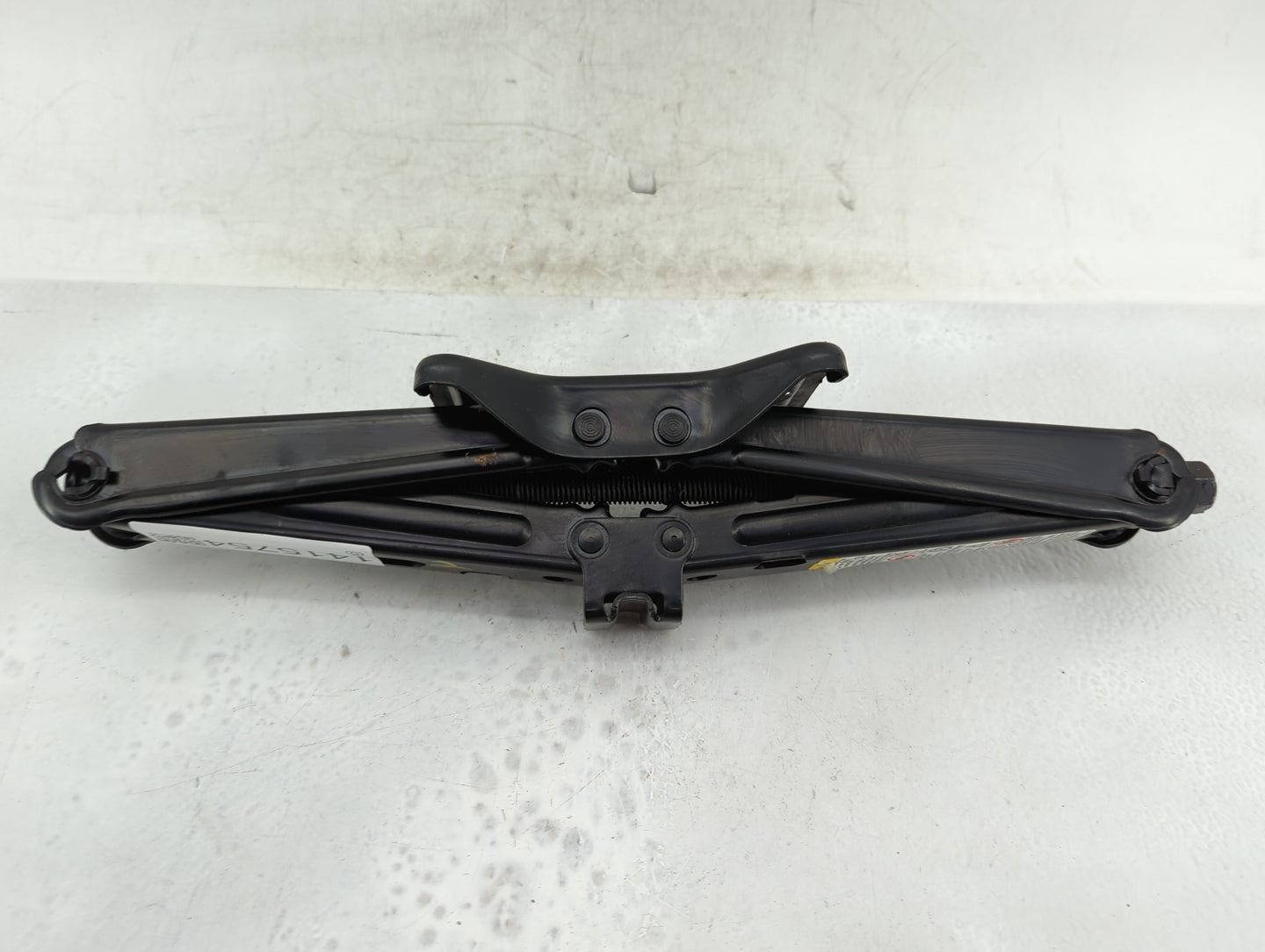 2005 Chevrolet Malibu Spare Scissor Car Jack - Oemusedautoparts1.com